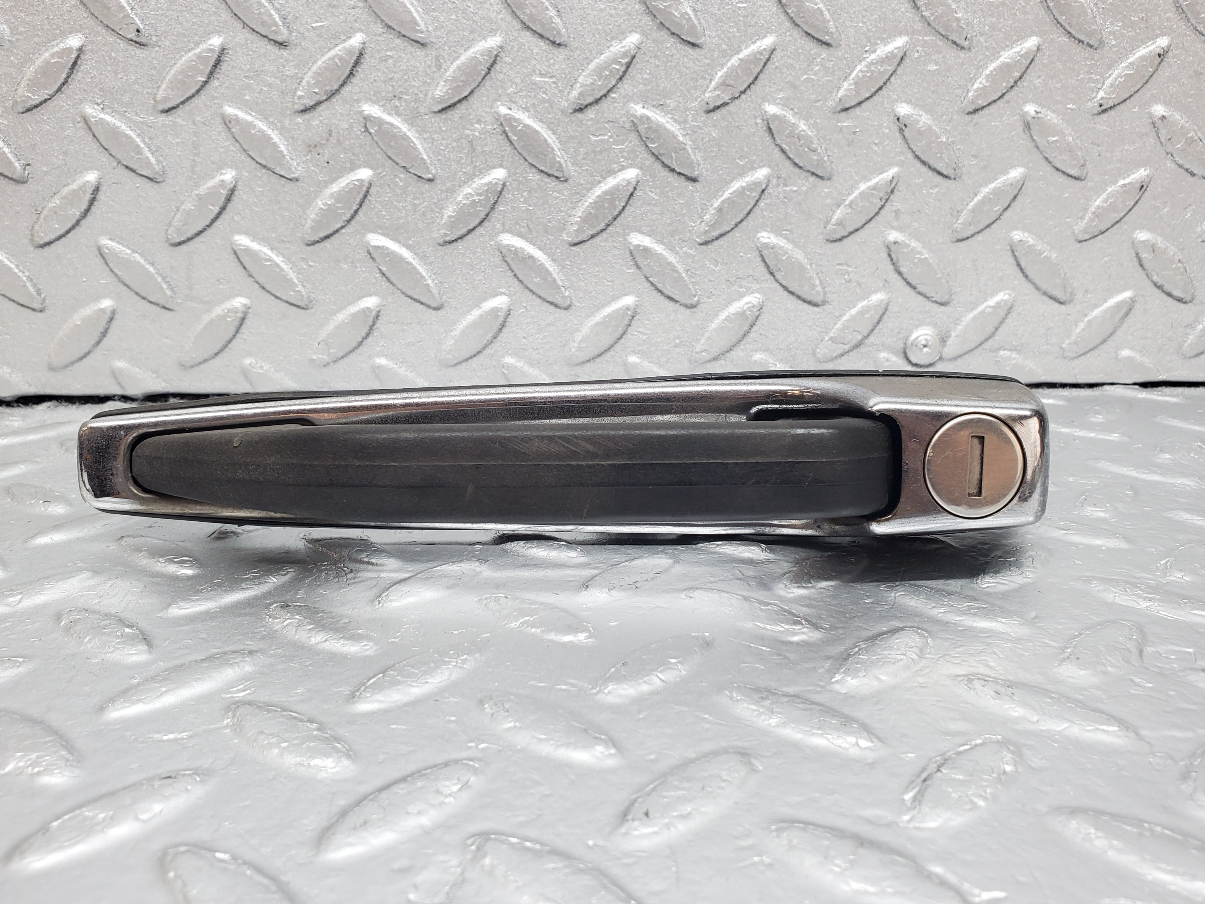 1006 Mercedes-Benz C123 230CE Coupe Left Door Exterior Handle No Key 1237600259