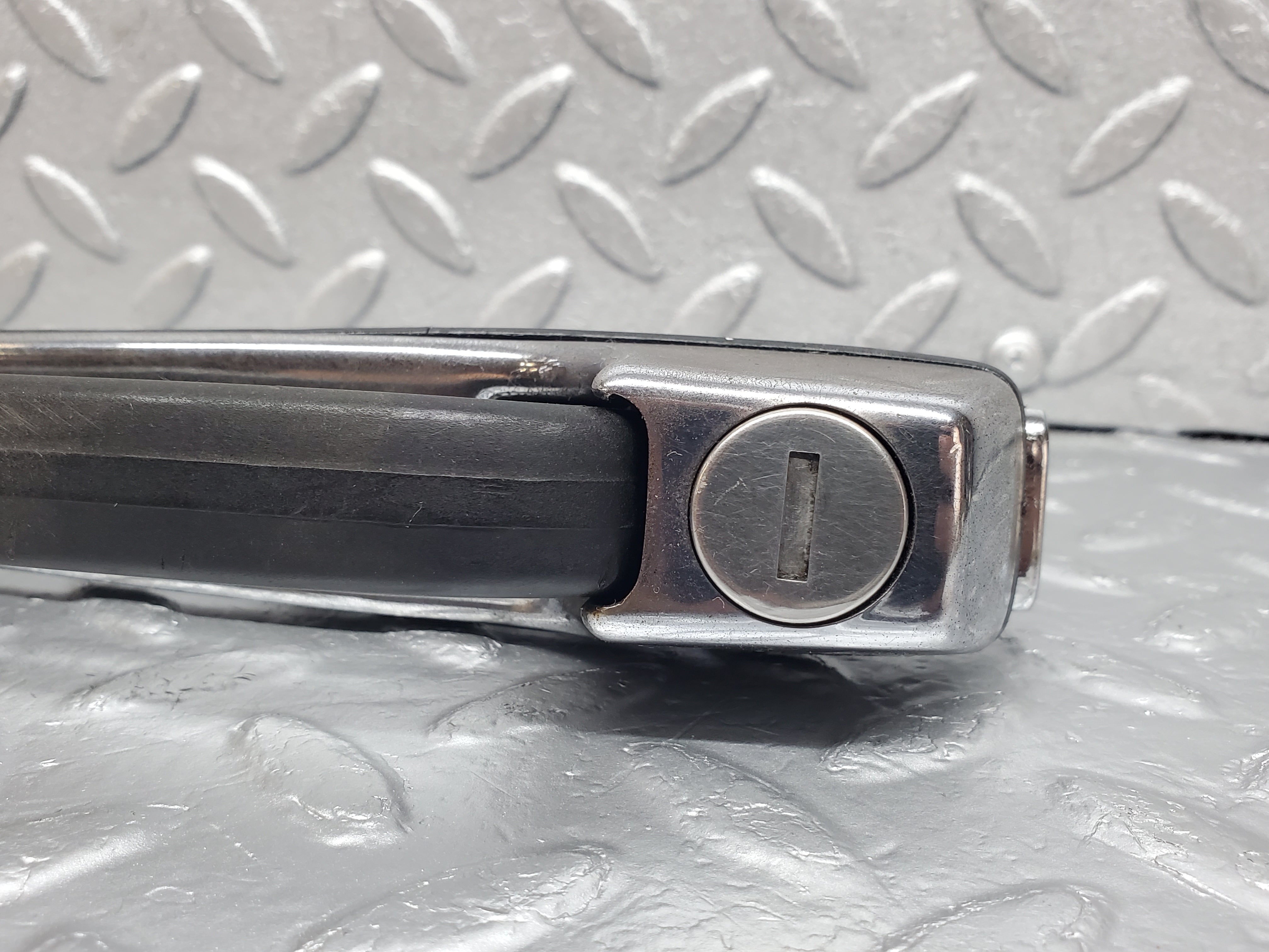 1006 Mercedes-Benz C123 230CE Coupe Left Door Exterior Handle No Key 1237600259