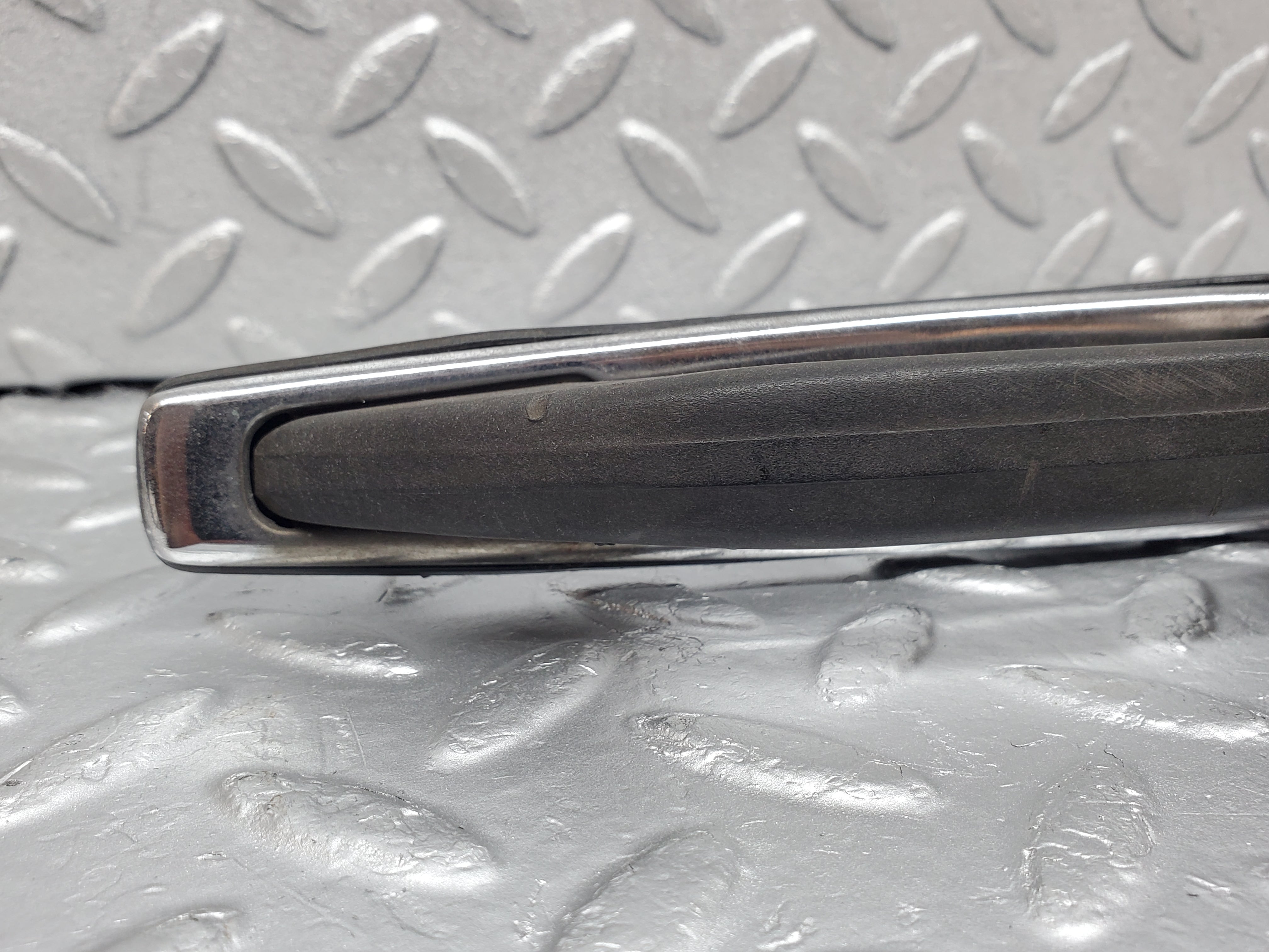 1006 Mercedes-Benz C123 230CE Coupe Left Door Exterior Handle No Key 1237600259