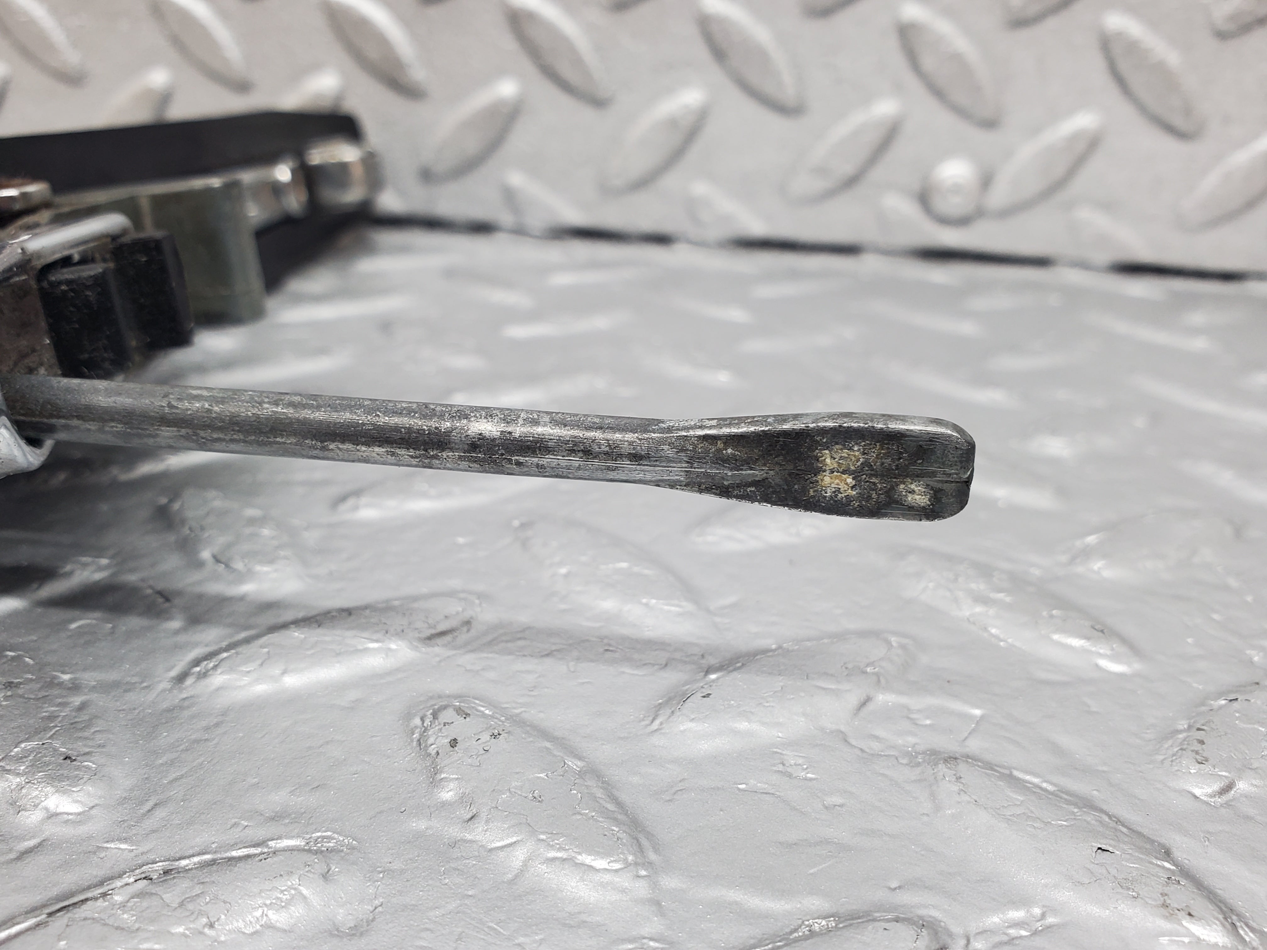 1006 Mercedes-Benz C123 230CE Coupe Left Door Exterior Handle No Key 1237600259