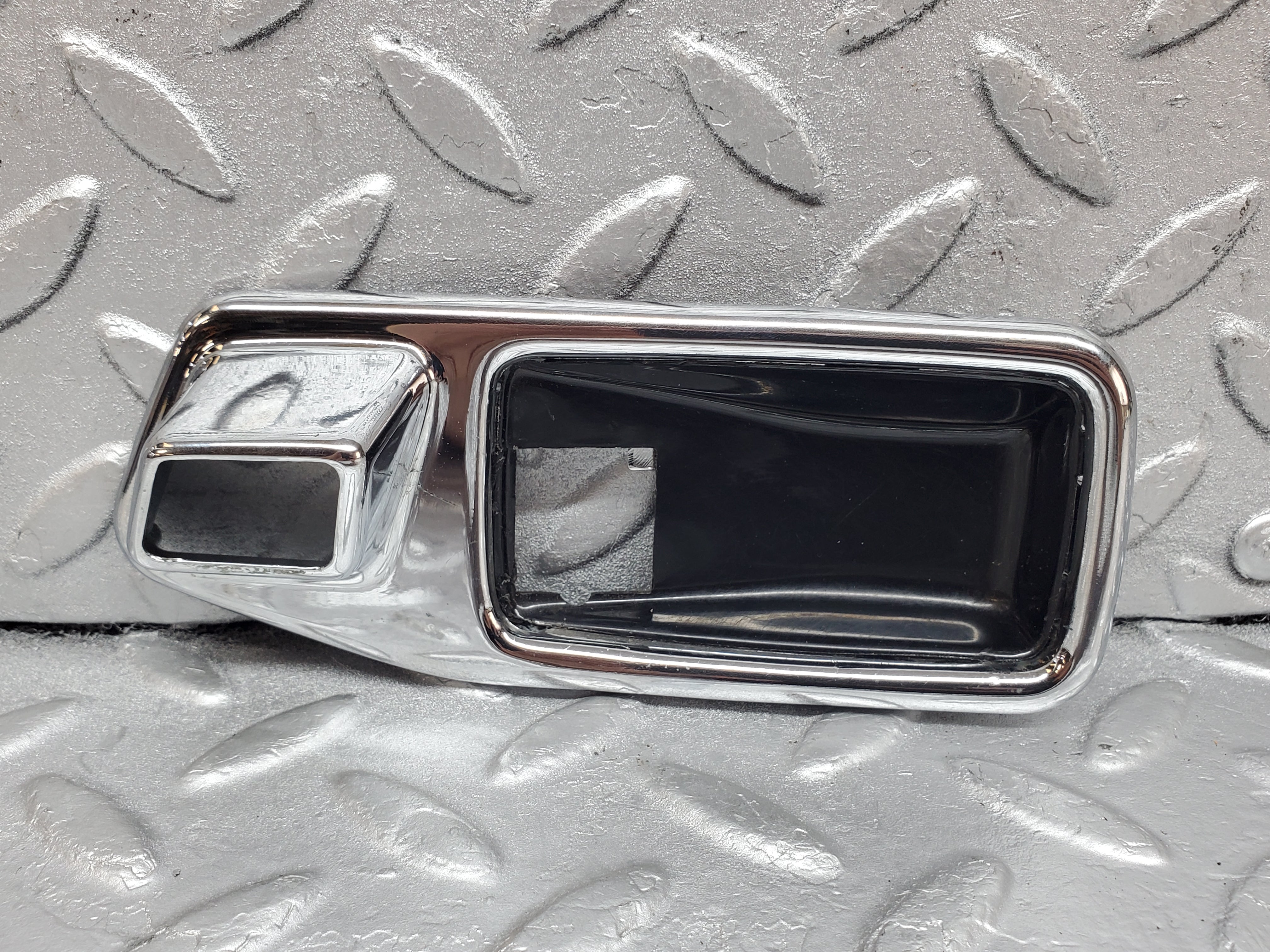 1024 Mercedes-Benz C123 230CE Coupe Chrome Frame For Door Opener Left 1167660111