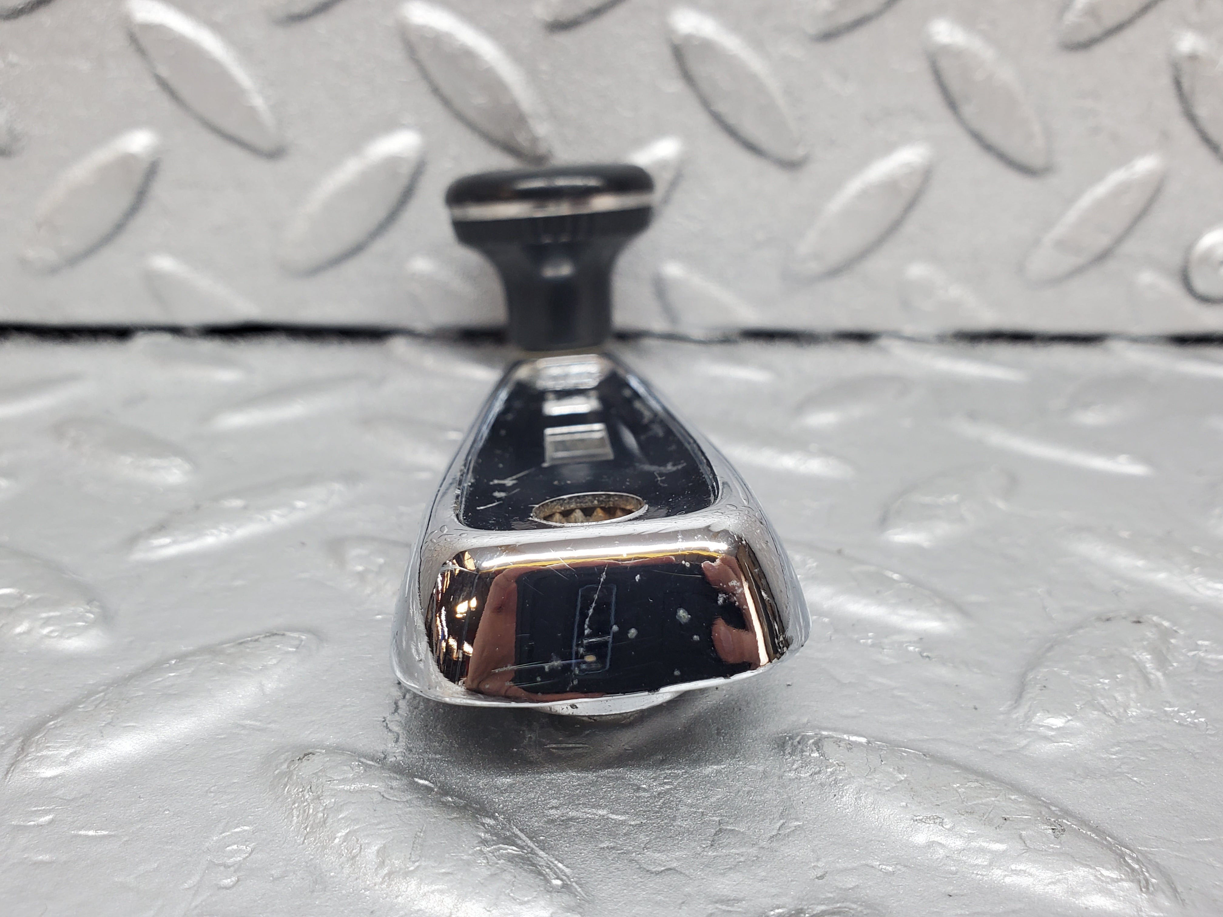 1026 Mercedes-Benz C123 230CE Window Lifter Crank Handle