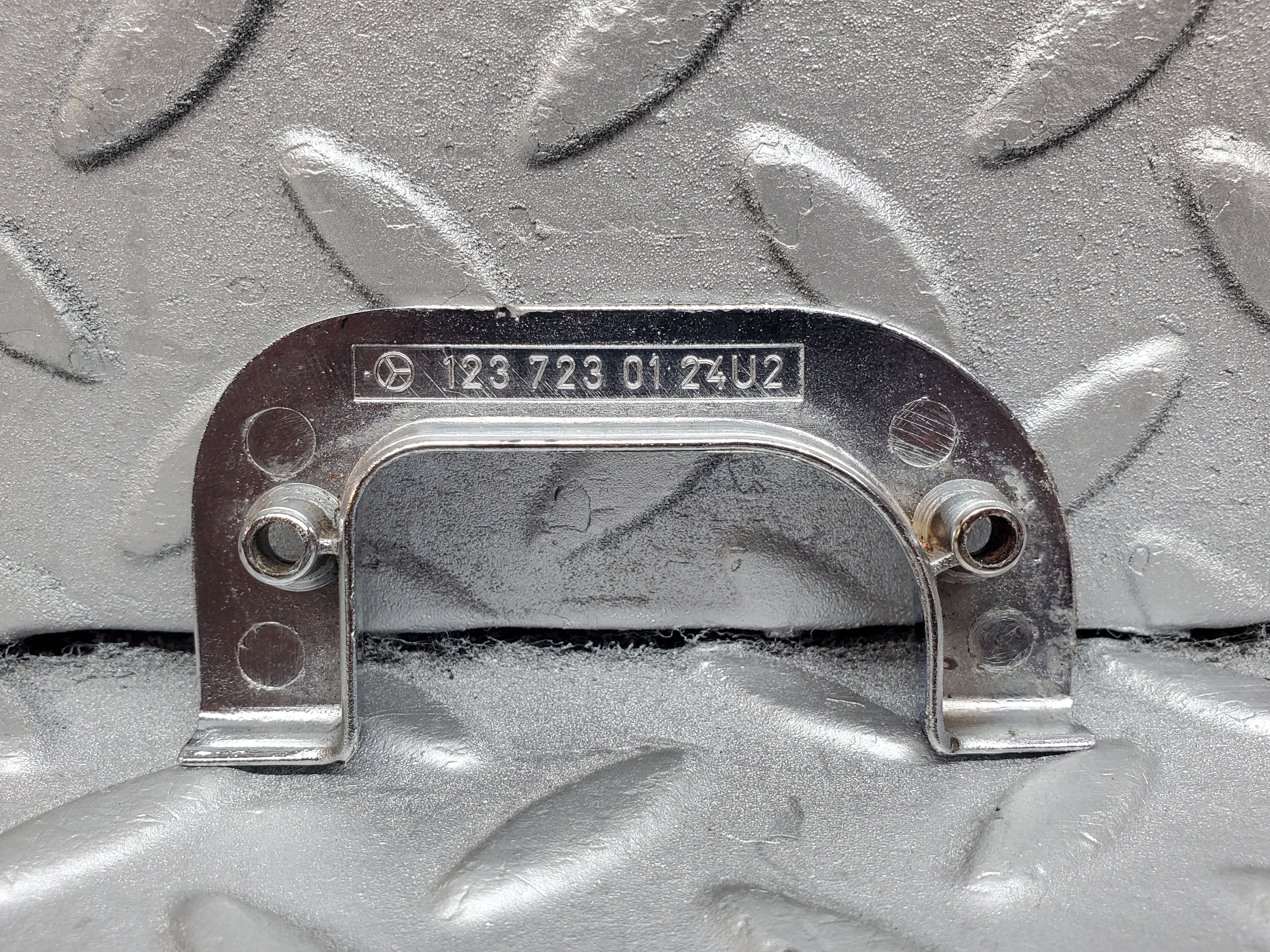 1036 Mercedes-Benz C123 230CE Coupe Left Interior Chrome Door Latch Trim 1237230124