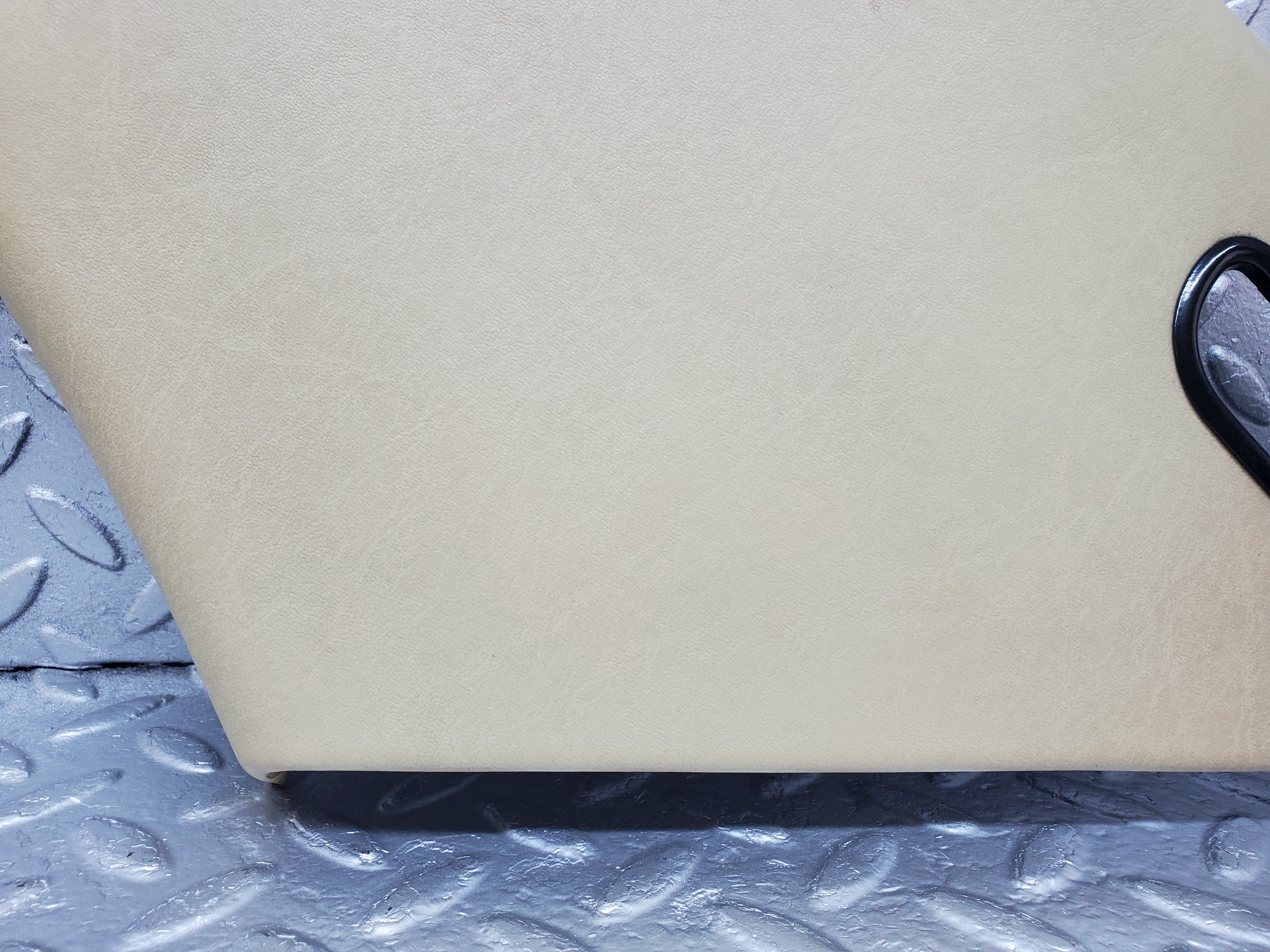 1004 Mercedes-Benz C123 230CE Coupe C Pillar Cover Right Side Beige 1236901025