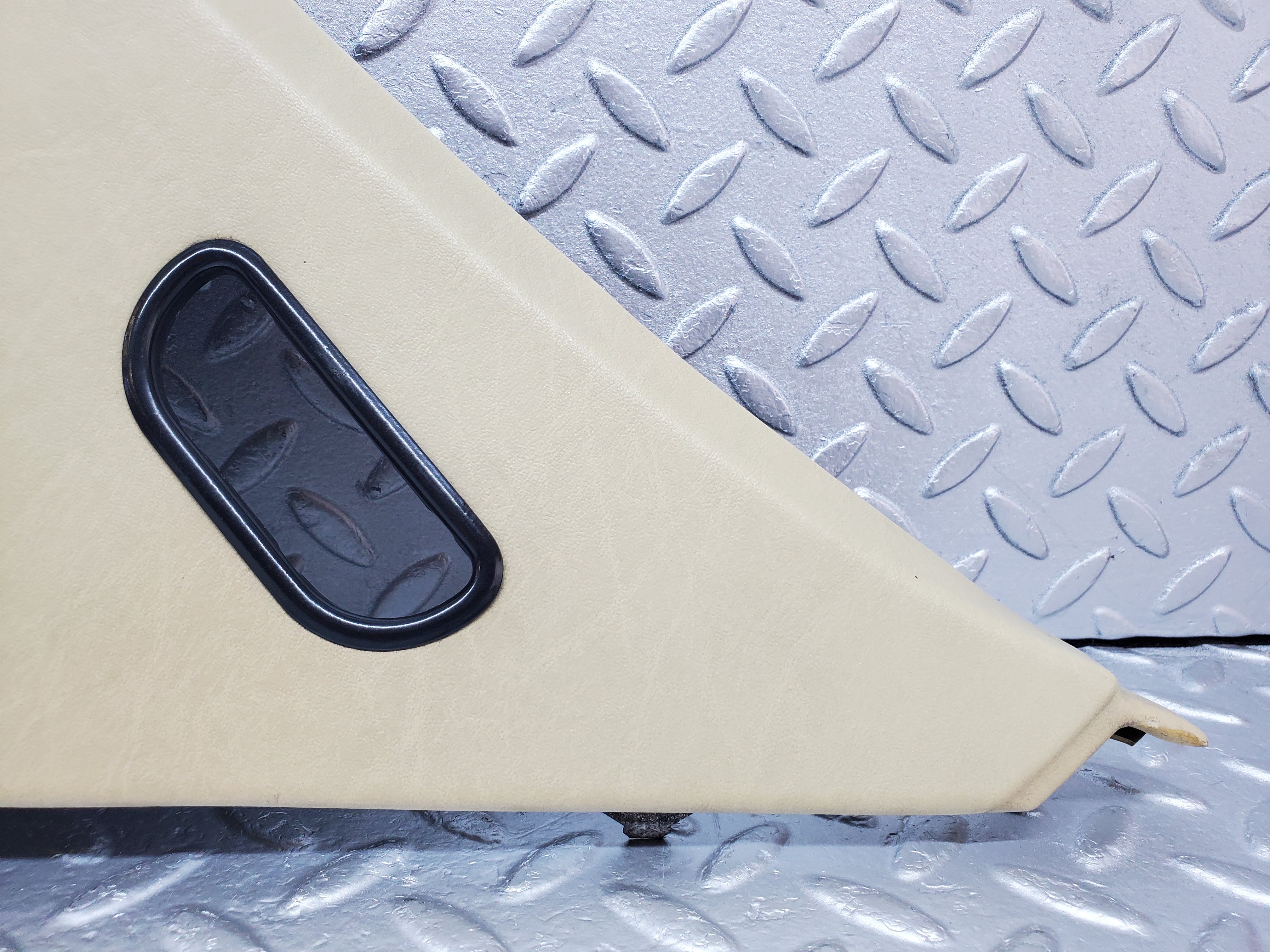 1004 Mercedes-Benz C123 230CE Coupe C Pillar Cover Right Side Beige 1236901025