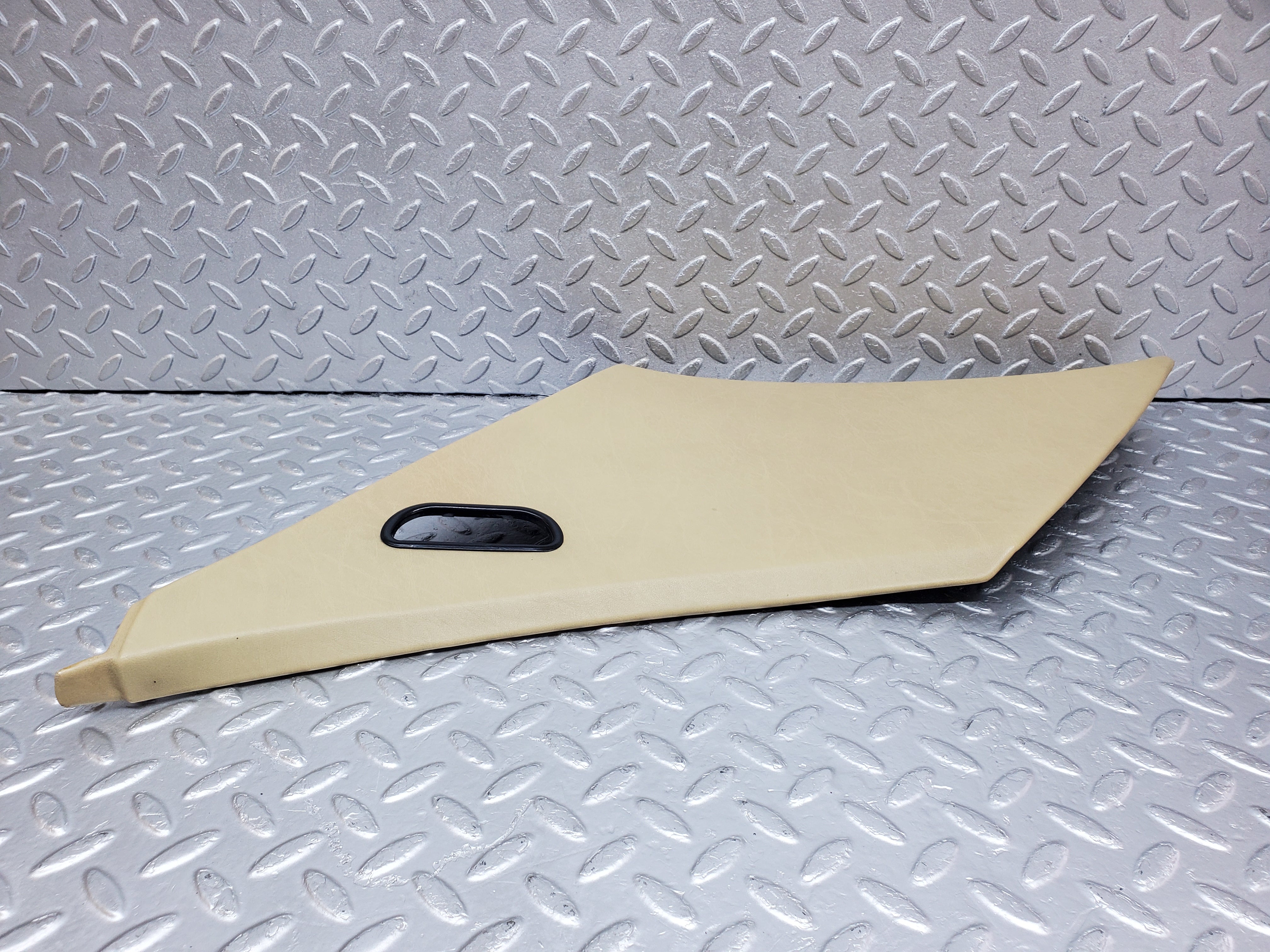 1004 Mercedes-Benz C123 230CE Coupe C Pillar Cover Right Side Beige 1236901025