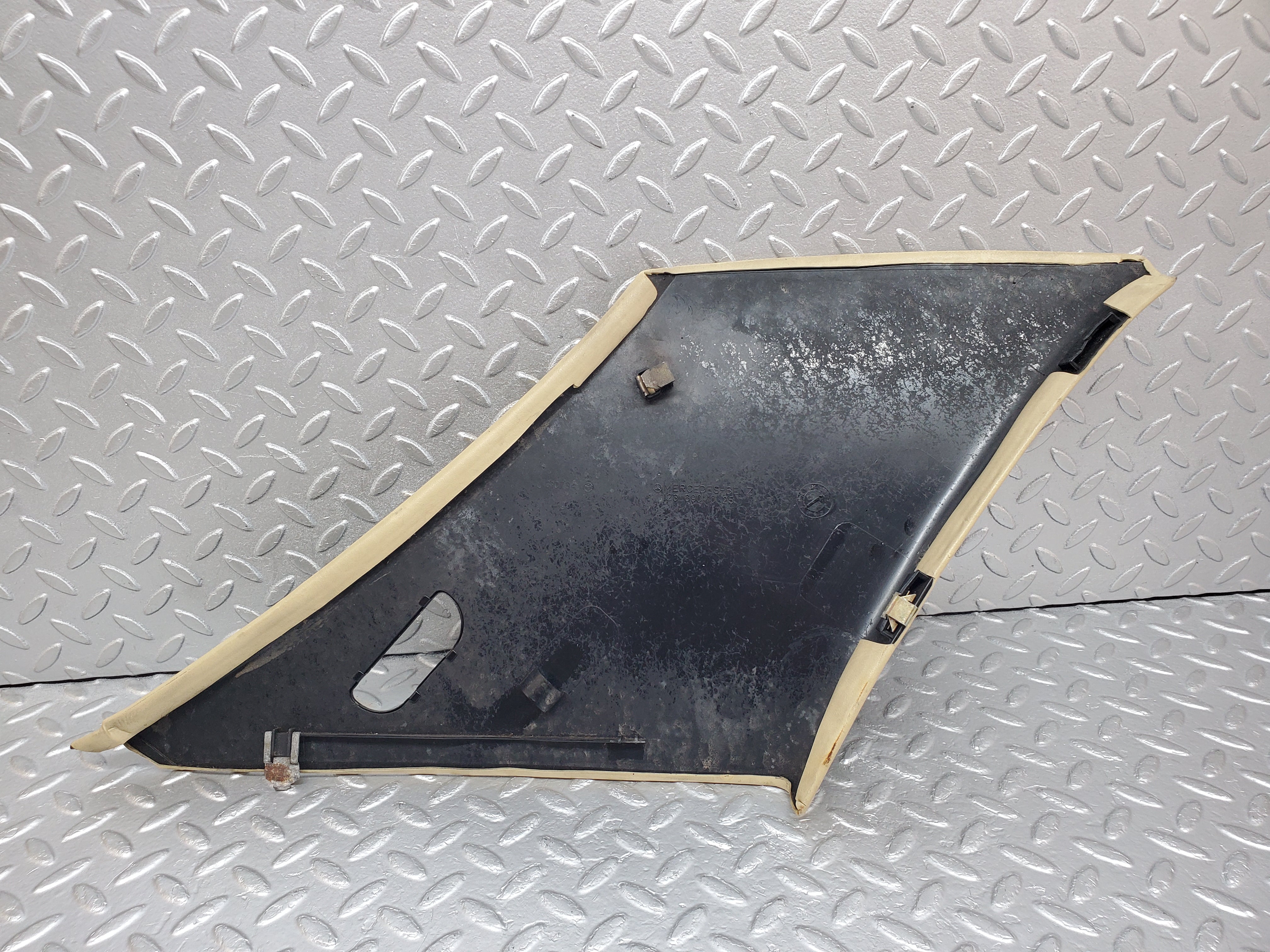 1004 Mercedes-Benz C123 230CE Coupe C Pillar Cover Right Side Beige 1236901025