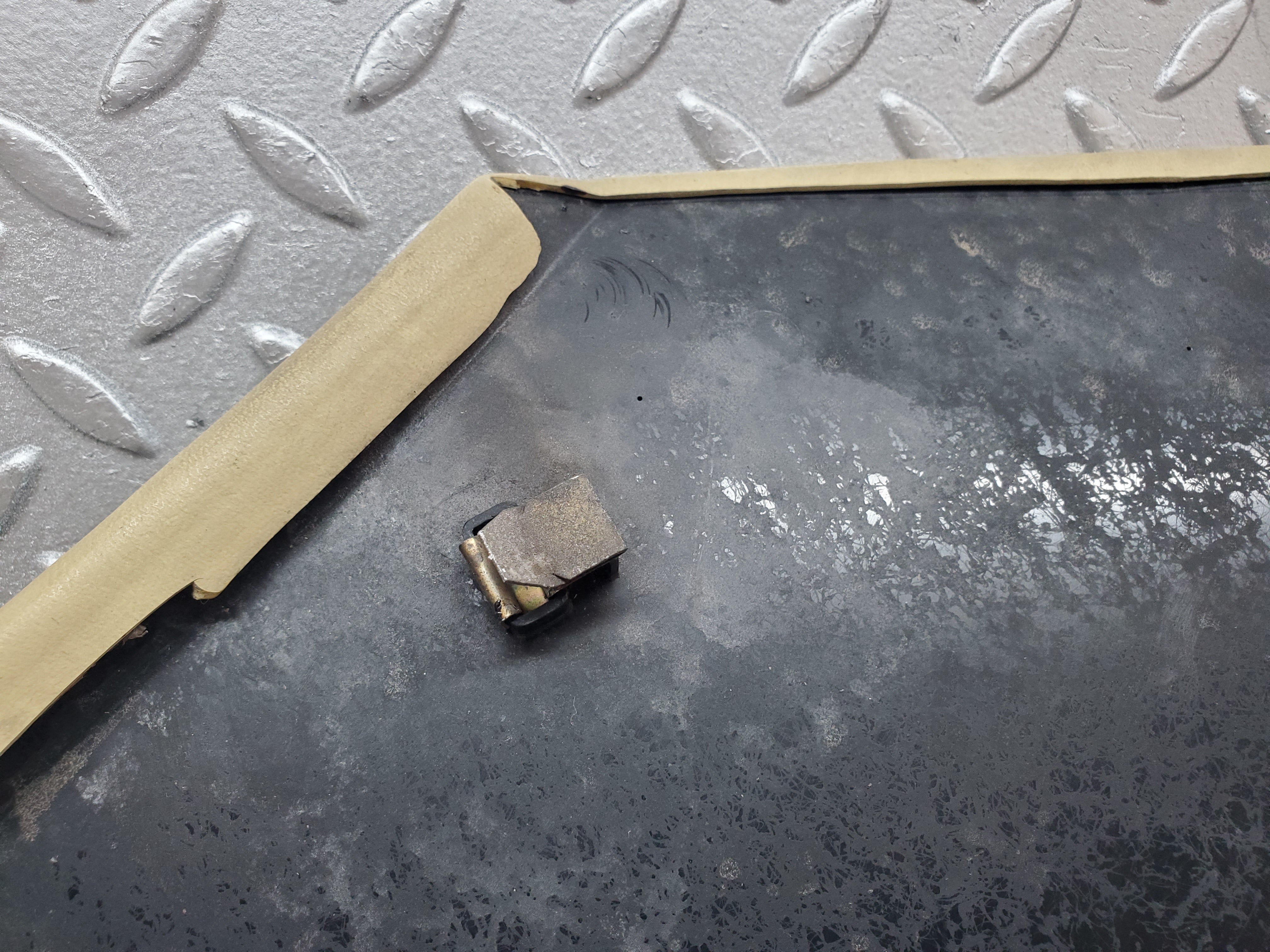 1004 Mercedes-Benz C123 230CE Coupe C Pillar Cover Right Side Beige 1236901025