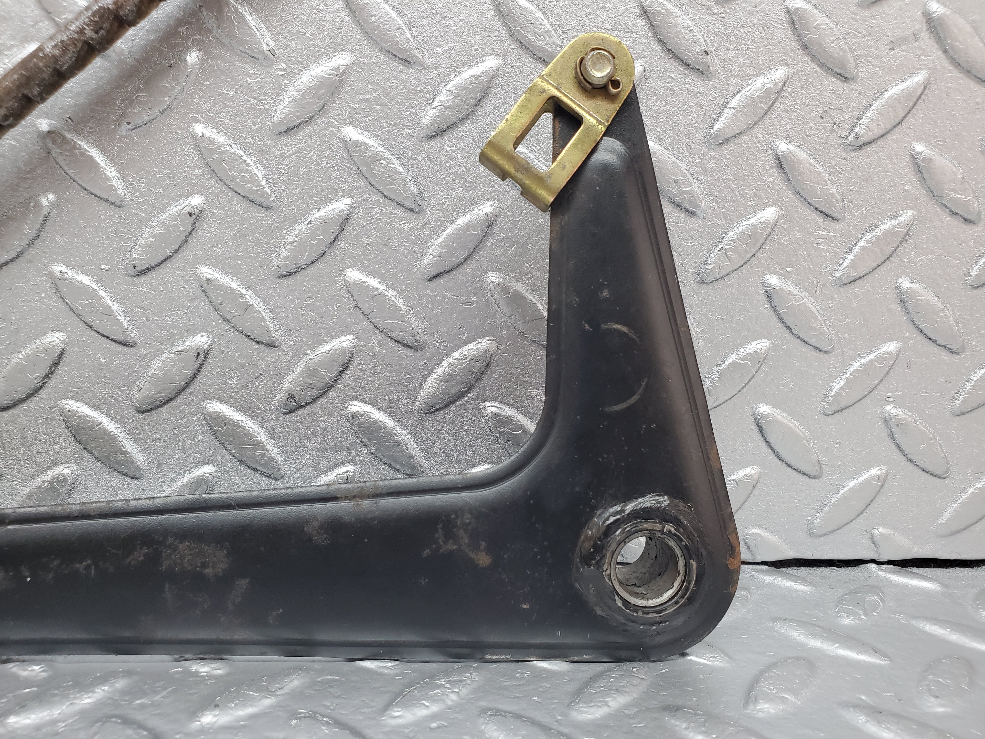 0988 Mercedes-Benz C123 230CE Handbrake Regulator