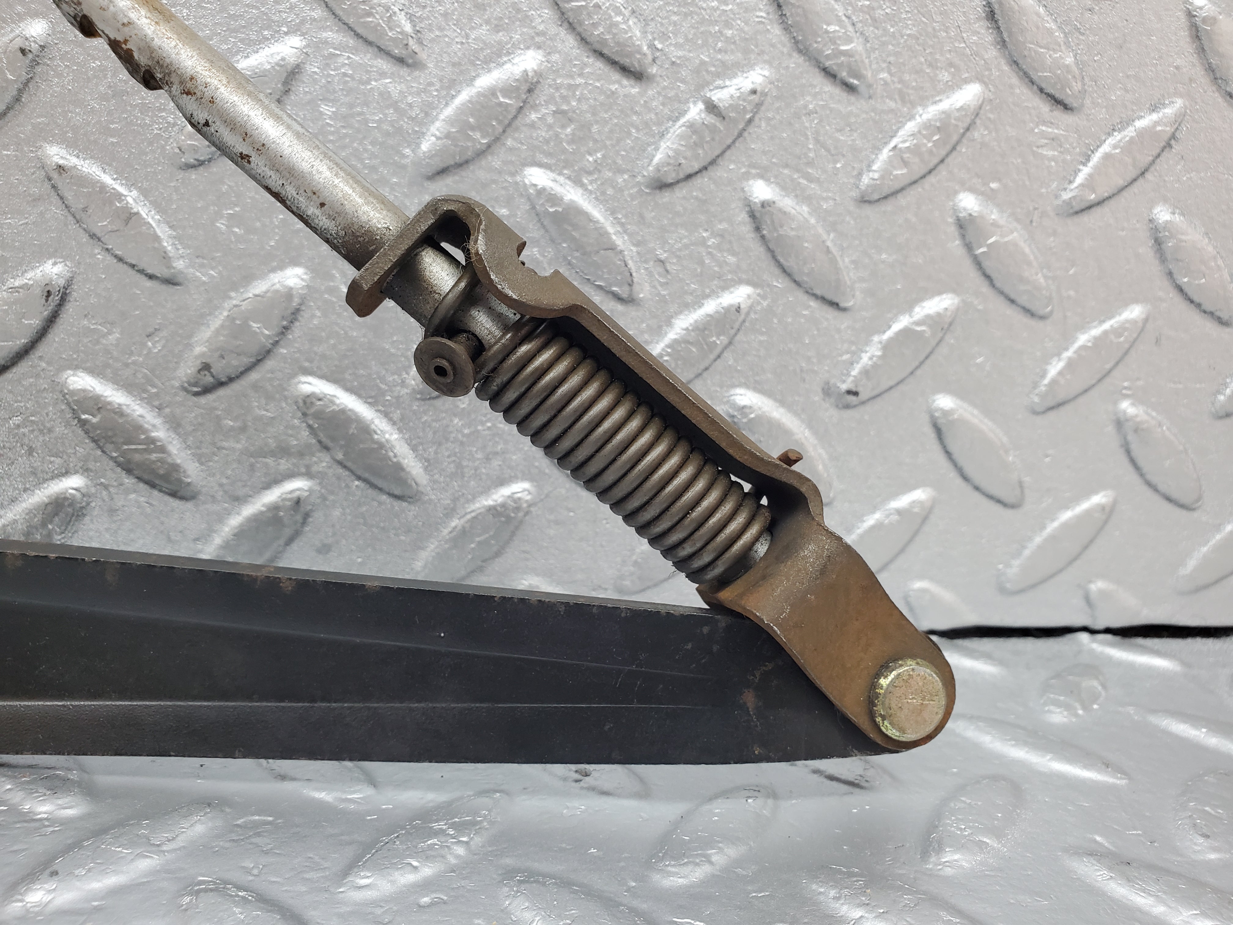 0988 Mercedes-Benz C123 230CE Handbrake Regulator