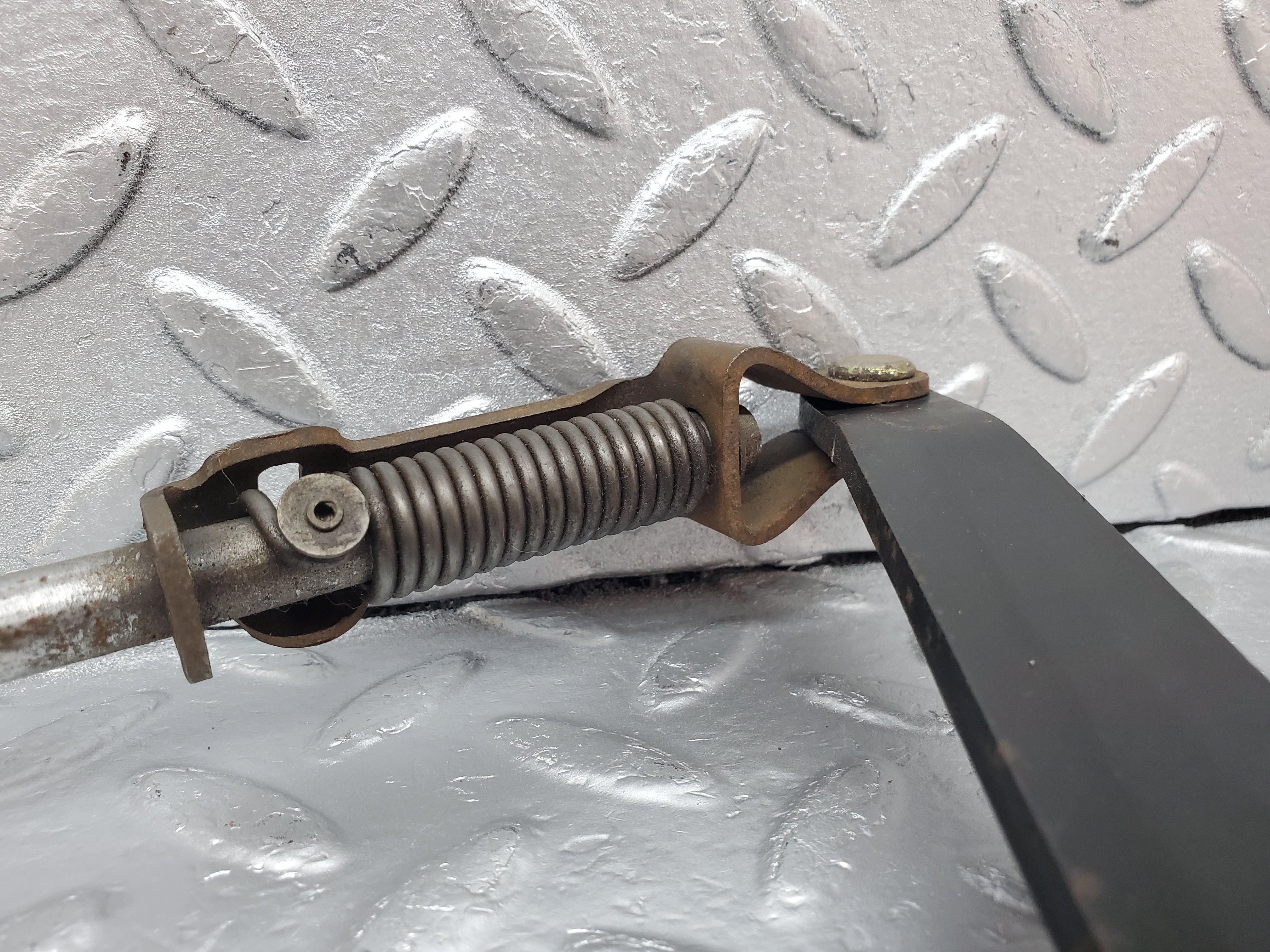 0988 Mercedes-Benz C123 230CE Handbrake Regulator