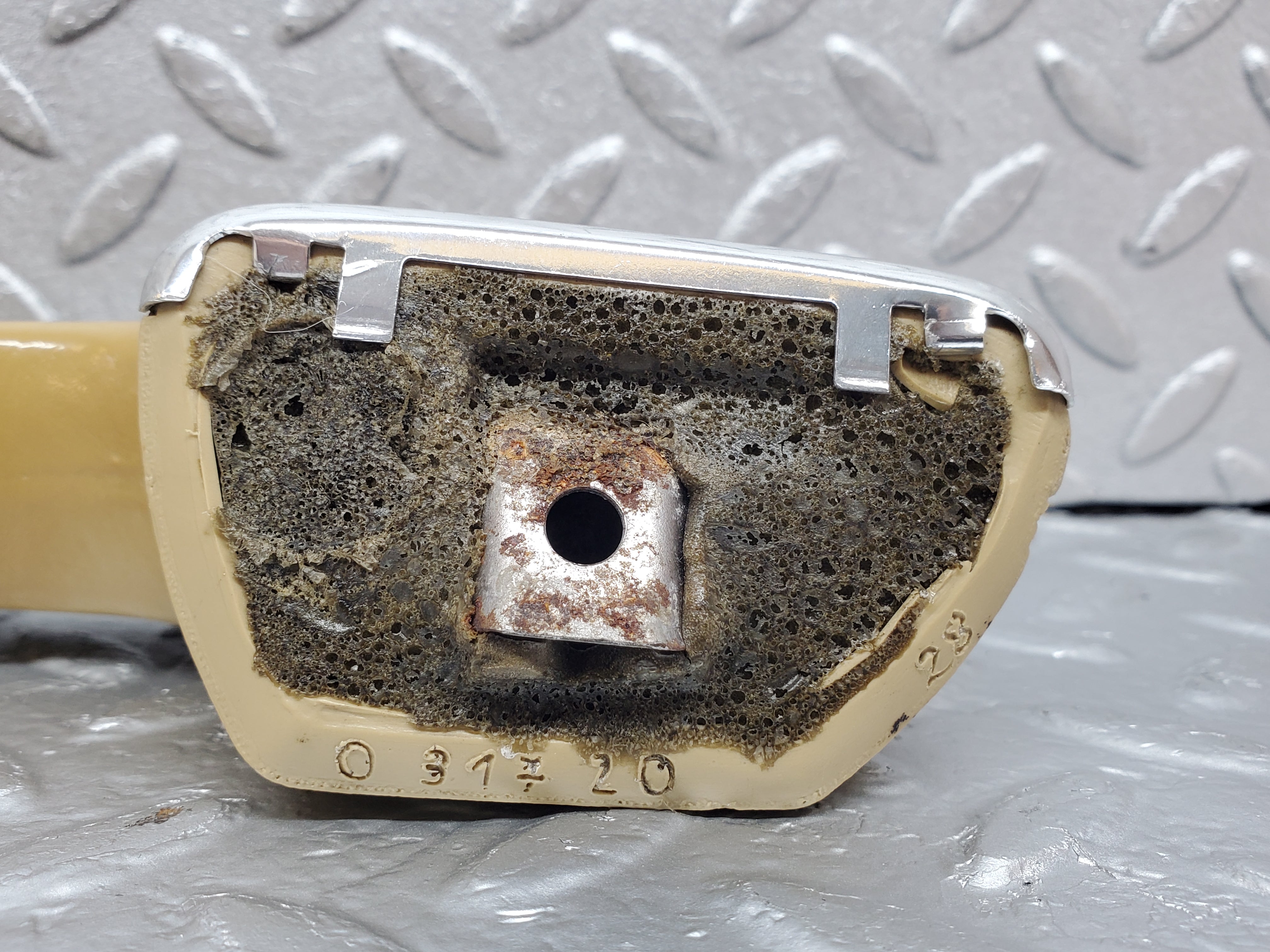 0998 Mercedes-Benz C123 230CE Coupe Interior Door Handle Right Beige 1239702001