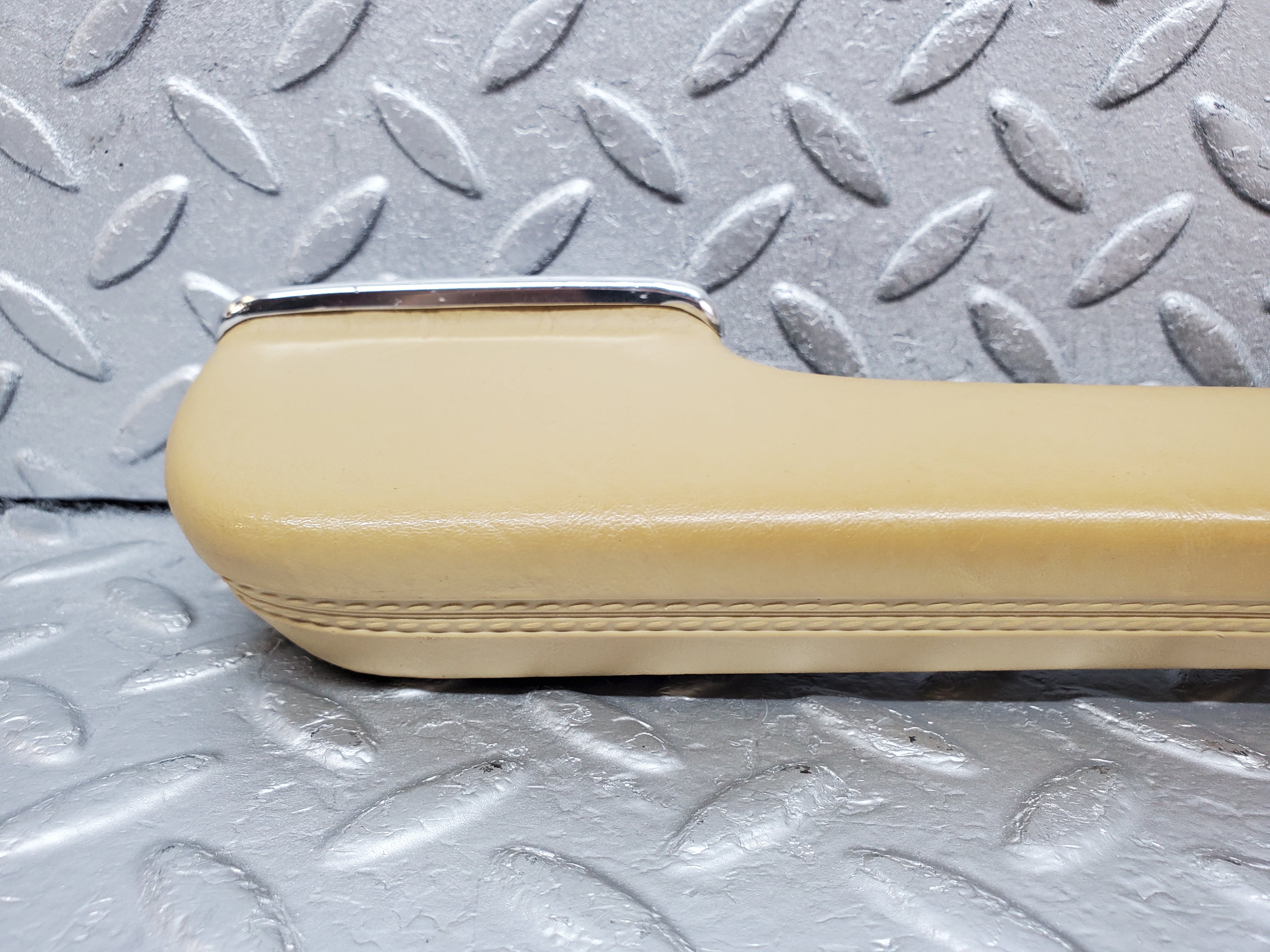 0997 Mercedes-Benz C123 230CE Coupe Left Interior Door Handle Beige 1239701701