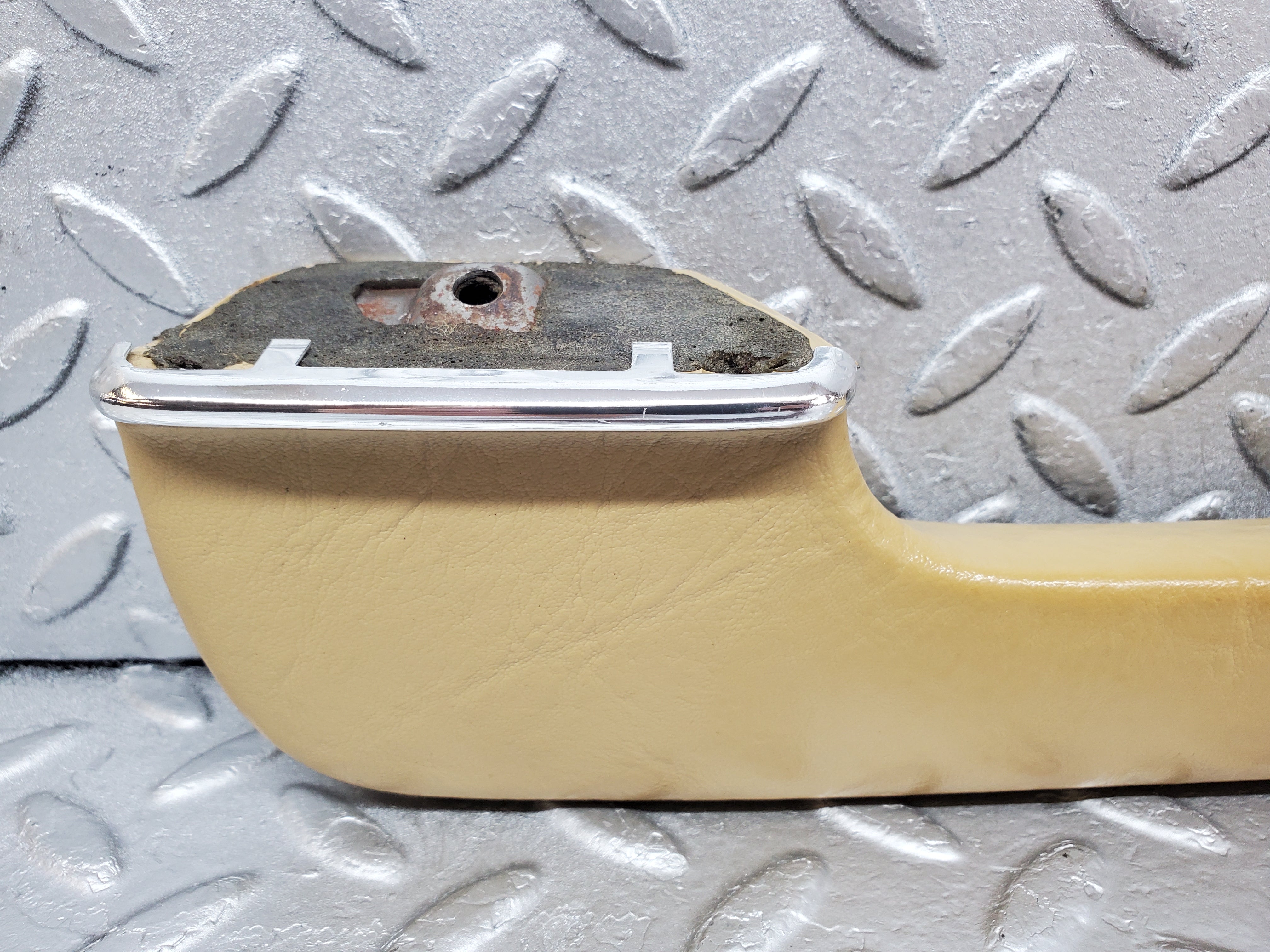 0997 Mercedes-Benz C123 230CE Coupe Left Interior Door Handle Beige 1239701701