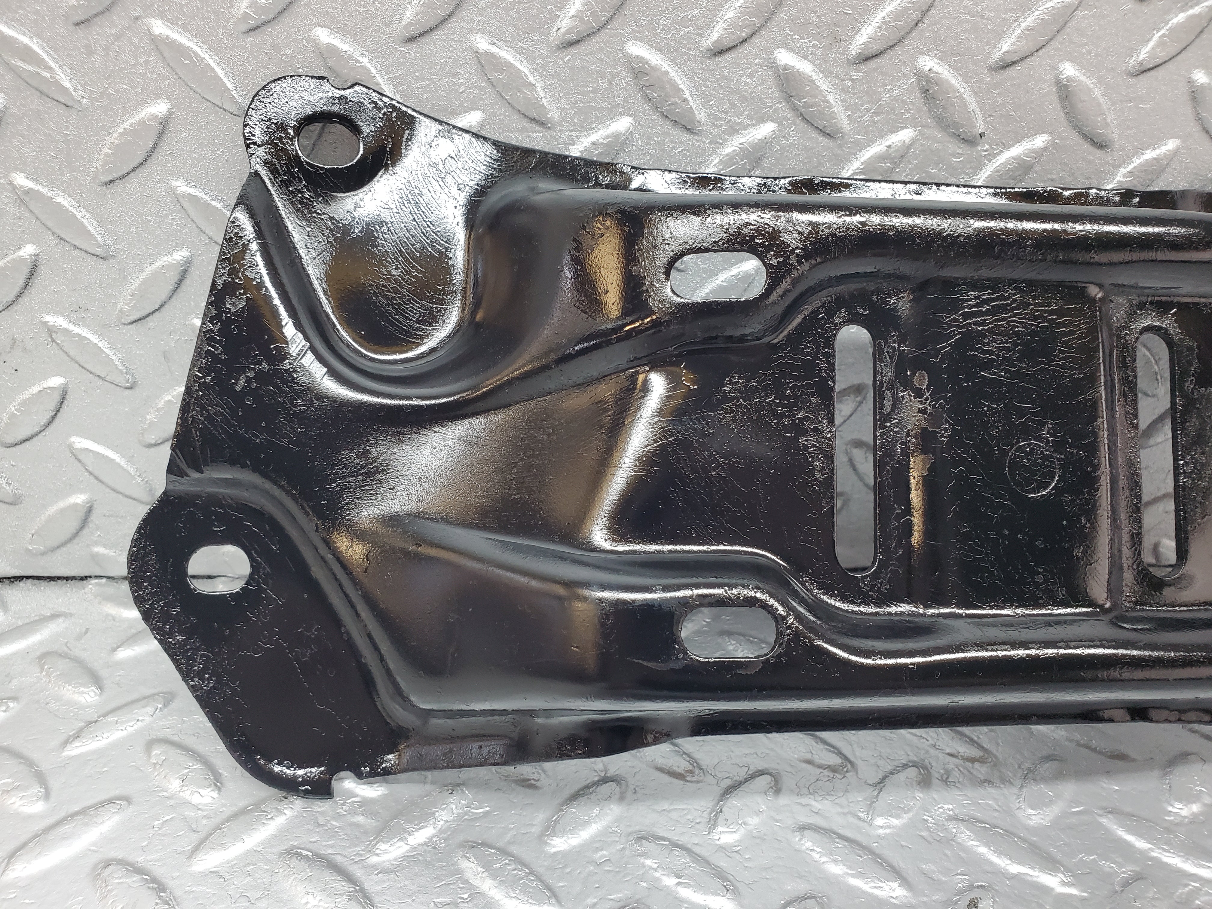 1042 Mercedes-Benz C123 230CE Gearbox Mount Bracket Holder