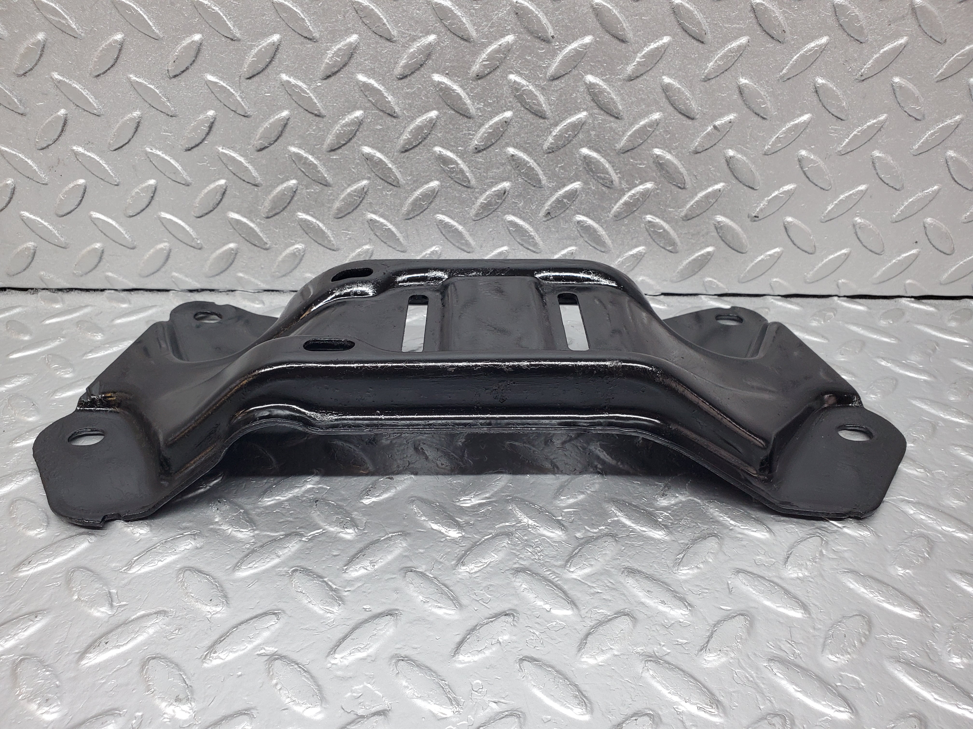 1042 Mercedes-Benz C123 230CE Gearbox Mount Bracket Holder