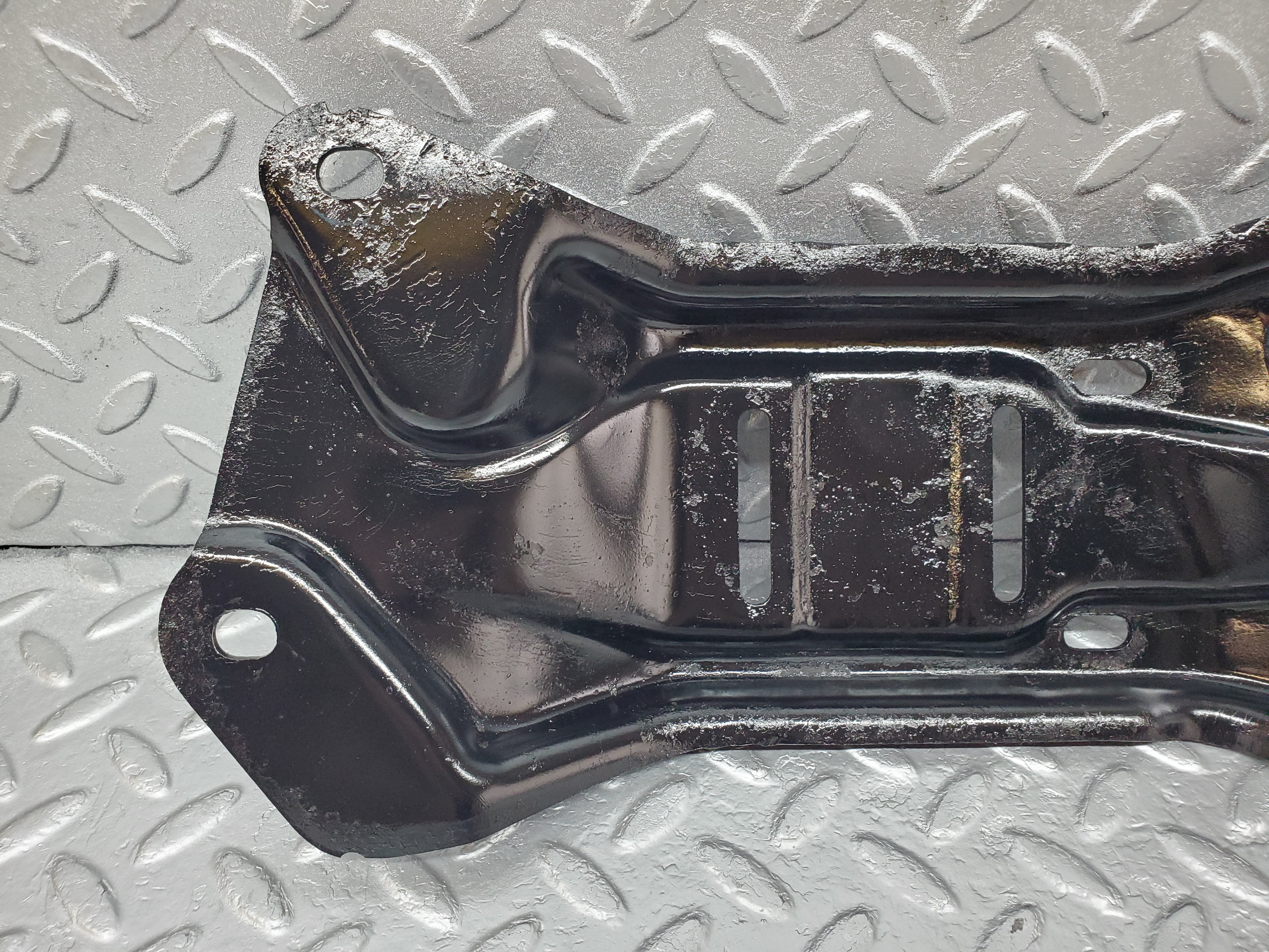 1042 Mercedes-Benz C123 230CE Gearbox Mount Bracket Holder