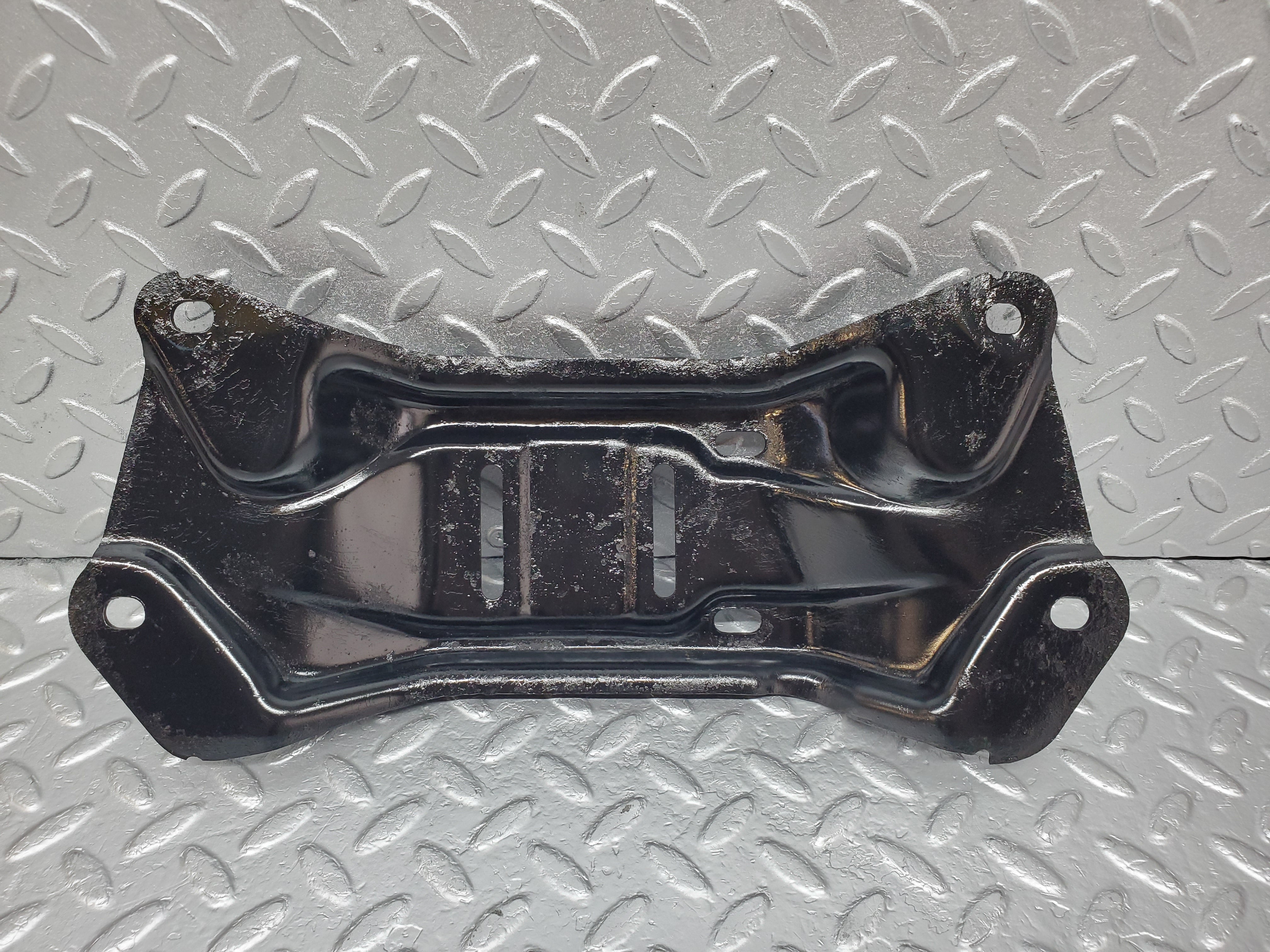 1042 Mercedes-Benz C123 230CE Gearbox Mount Bracket Holder