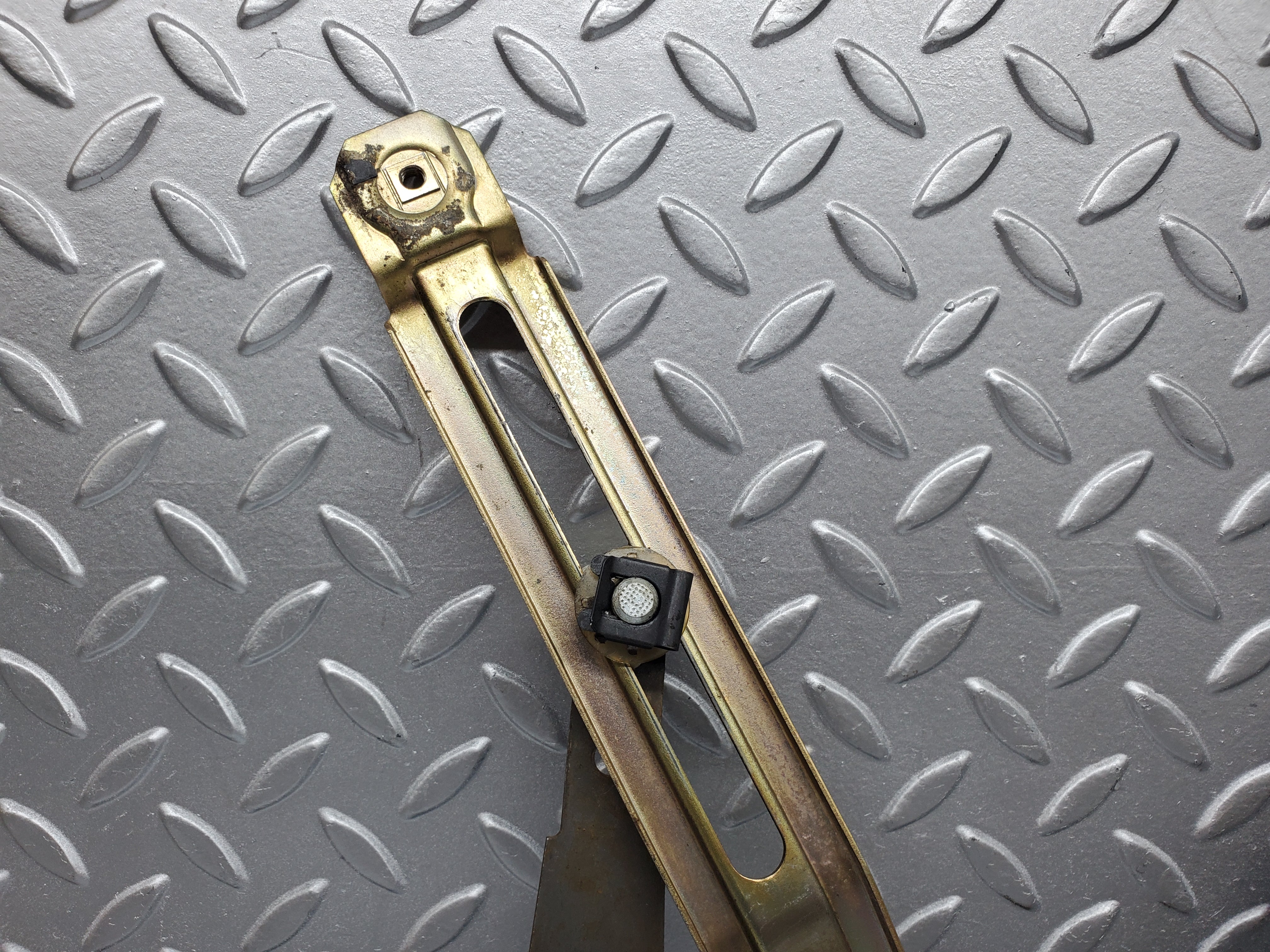 1065 Mercedes-Benz C123 230CE Coupe Front Right Manual Window Regulator