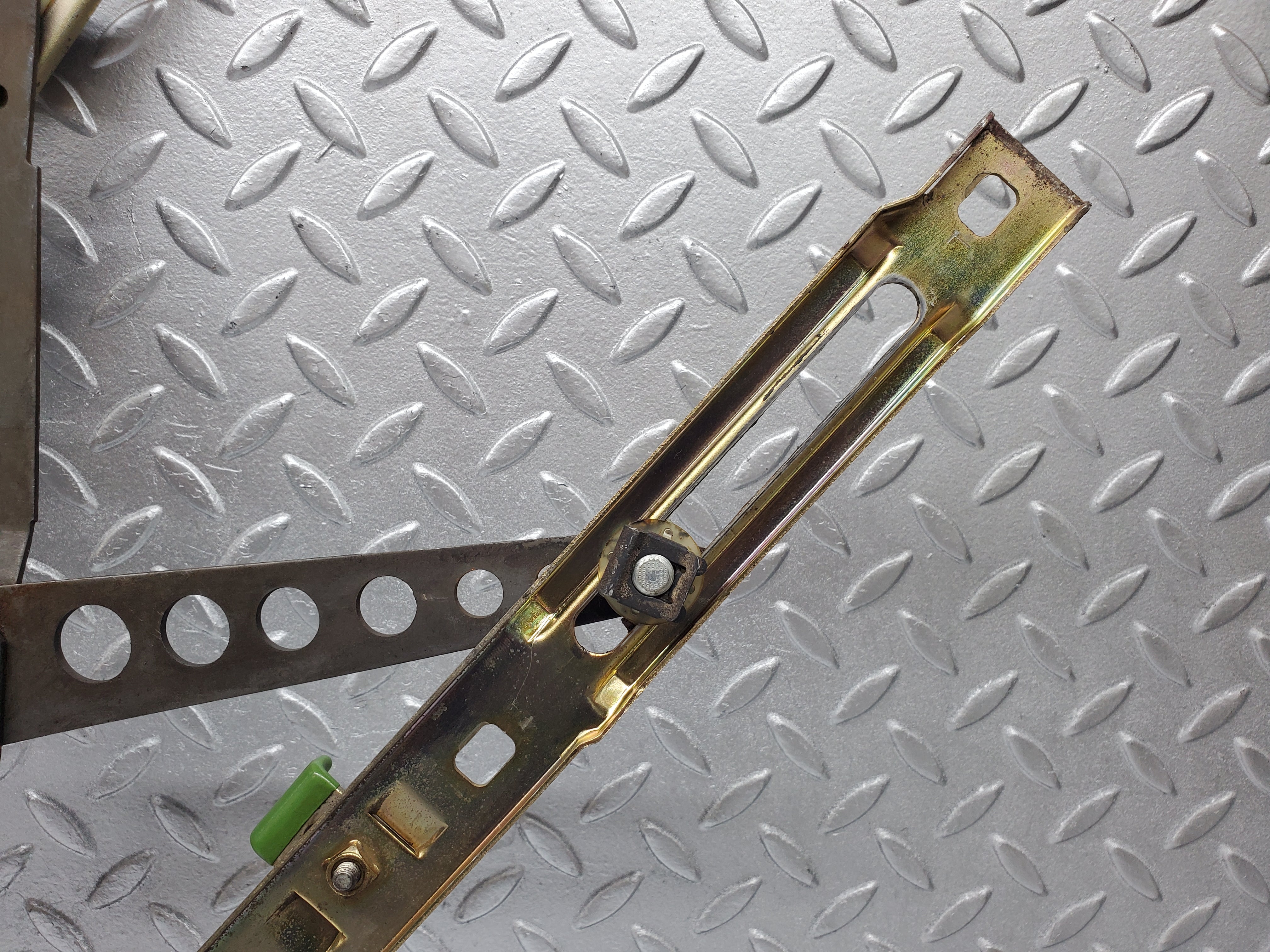 1065 Mercedes-Benz C123 230CE Coupe Front Right Manual Window Regulator