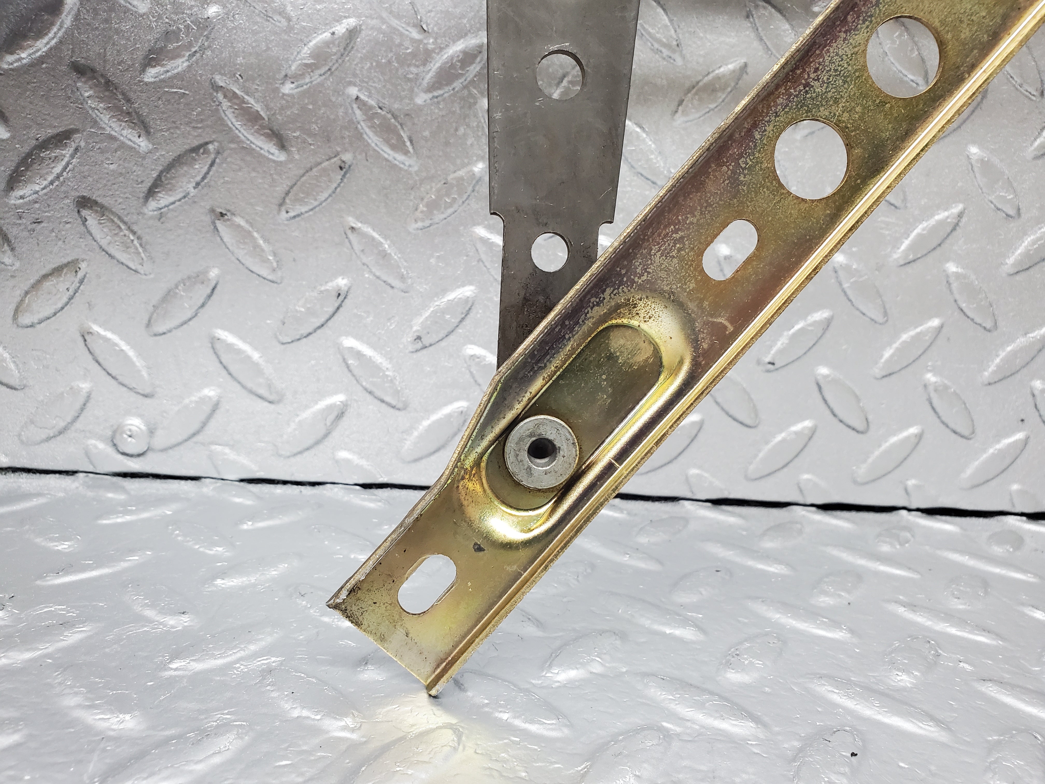 1065 Mercedes-Benz C123 230CE Coupe Front Right Manual Window Regulator