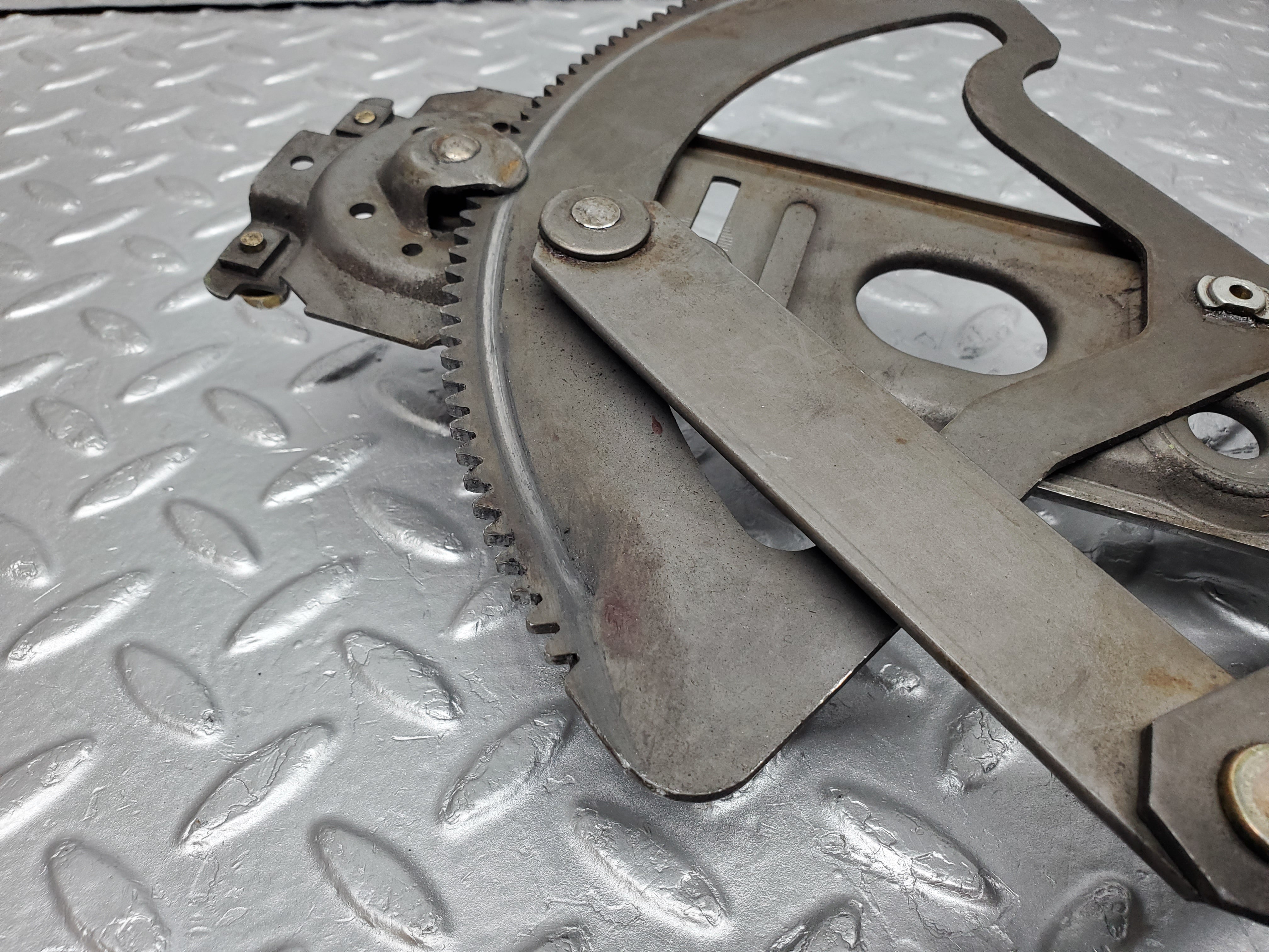 1065 Mercedes-Benz C123 230CE Coupe Front Right Manual Window Regulator