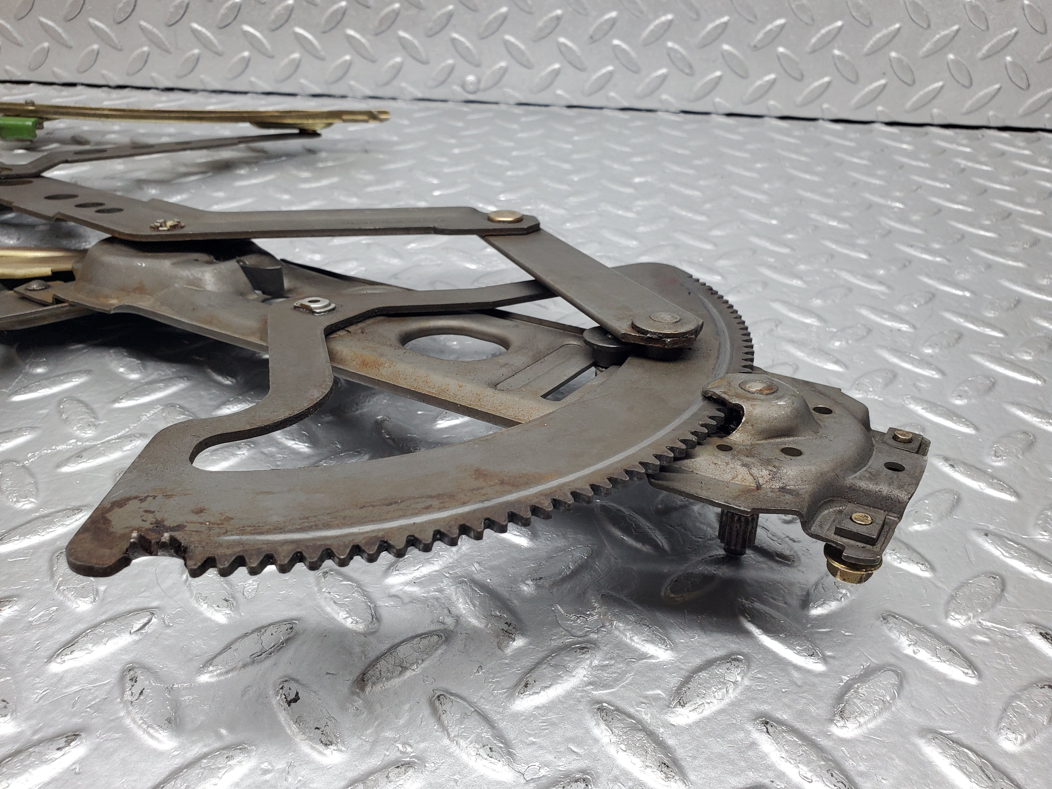 1065 Mercedes-Benz C123 230CE Coupe Front Right Manual Window Regulator