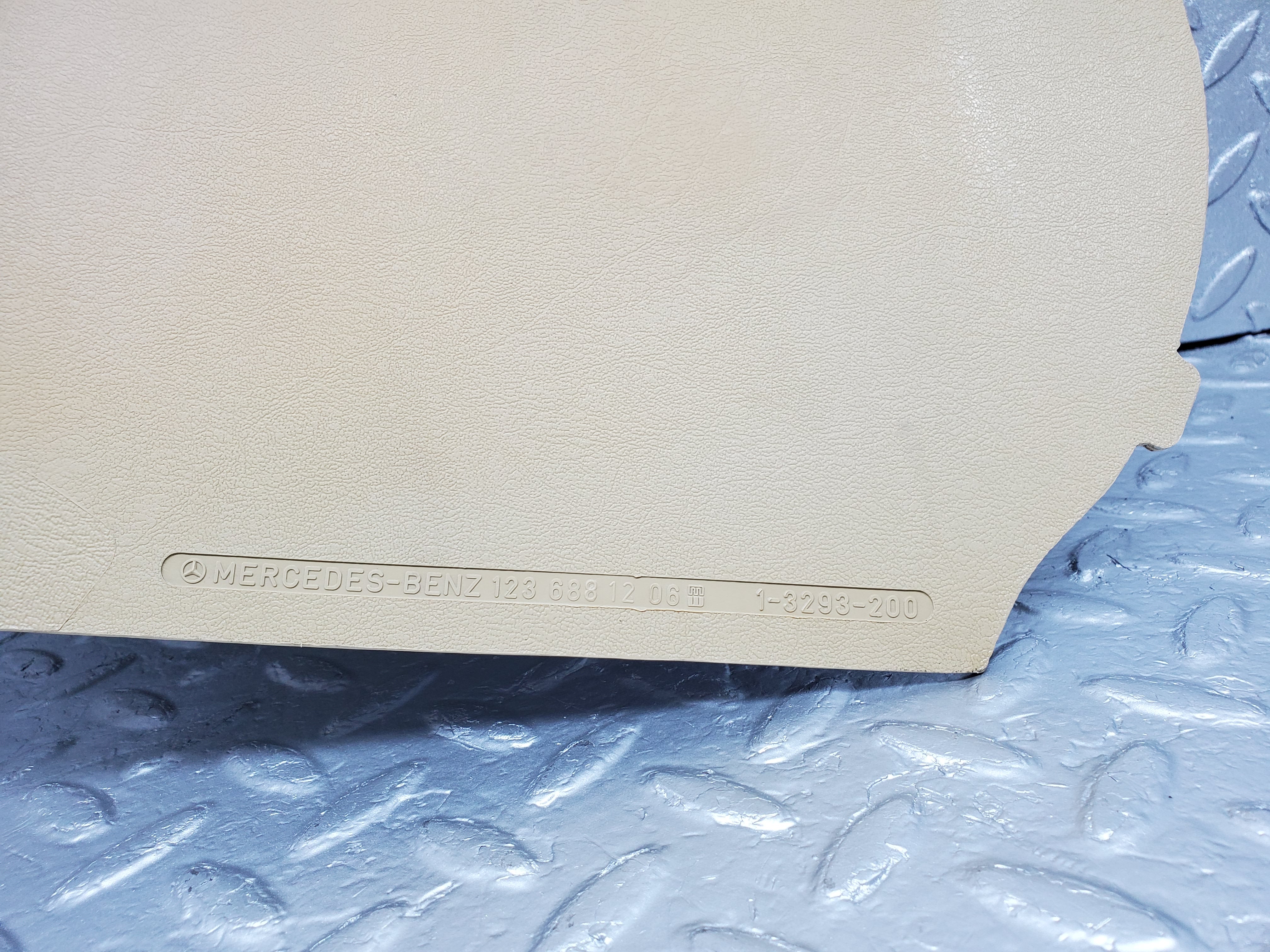 1063 Mercedes-Benz C123 230CE Coupe Front Right Kick Panel Beige 1236881206