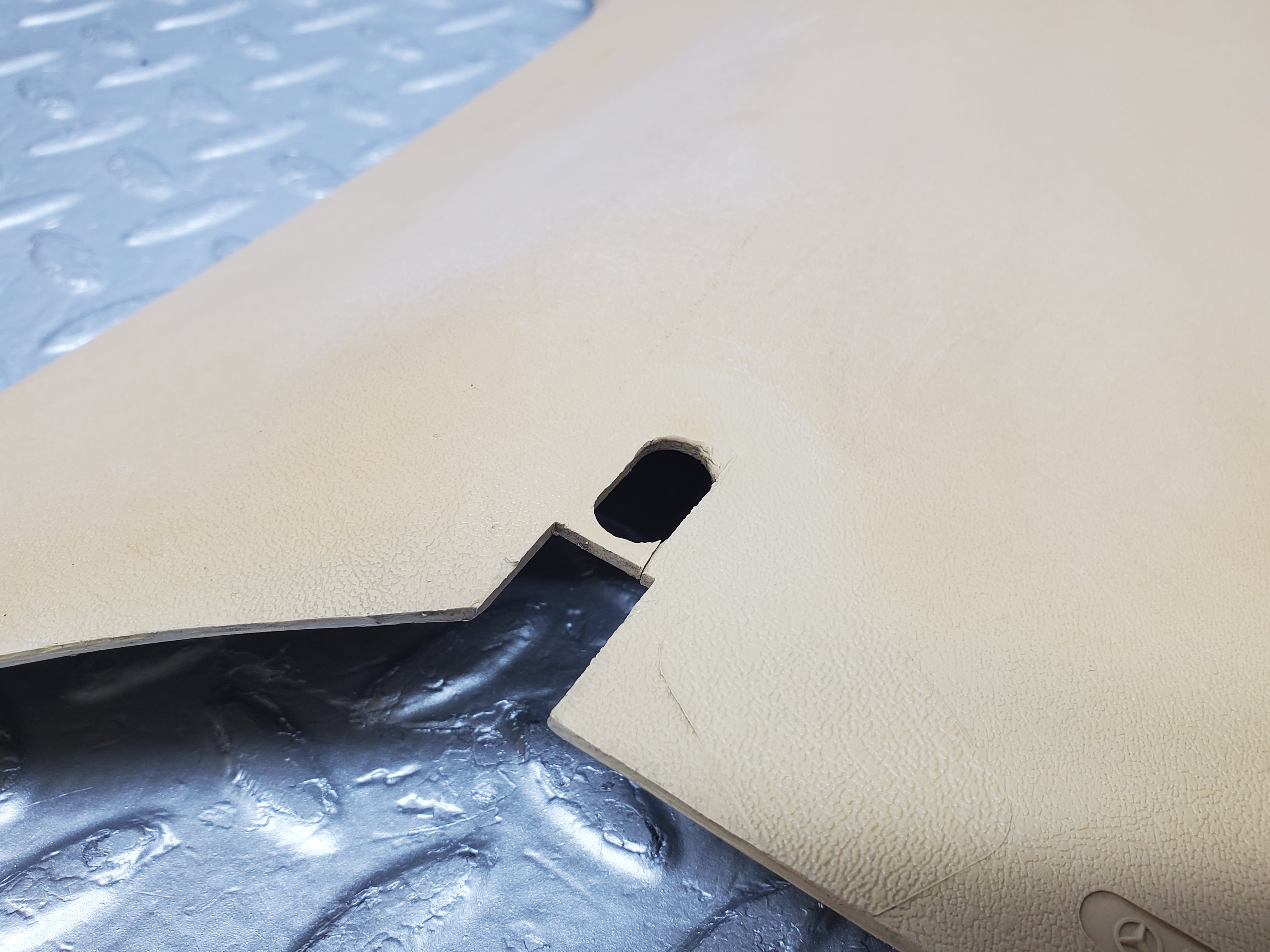 1063 Mercedes-Benz C123 230CE Coupe Front Right Kick Panel Beige 1236881206