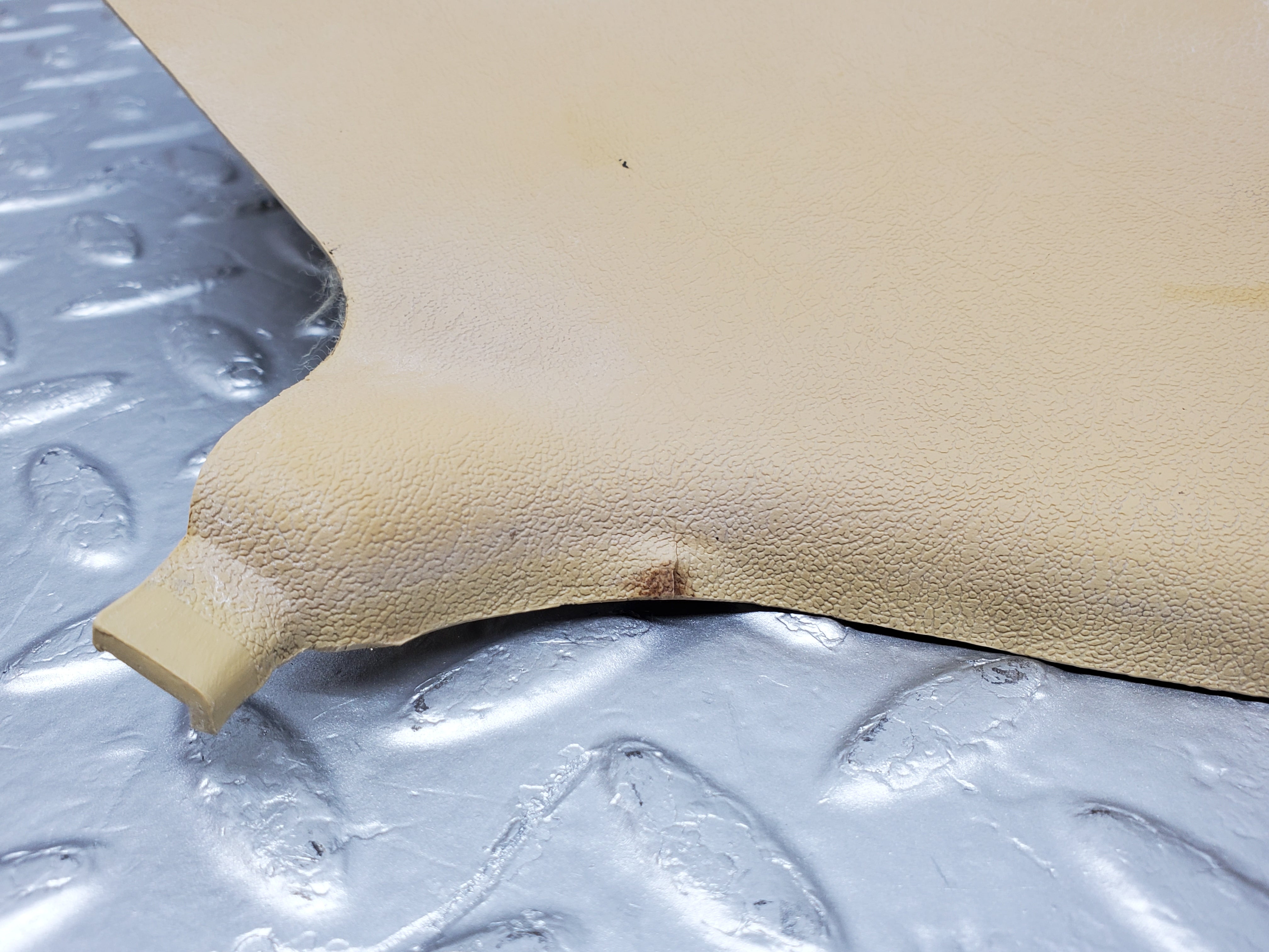 1063 Mercedes-Benz C123 230CE Coupe Front Right Kick Panel Beige 1236881206