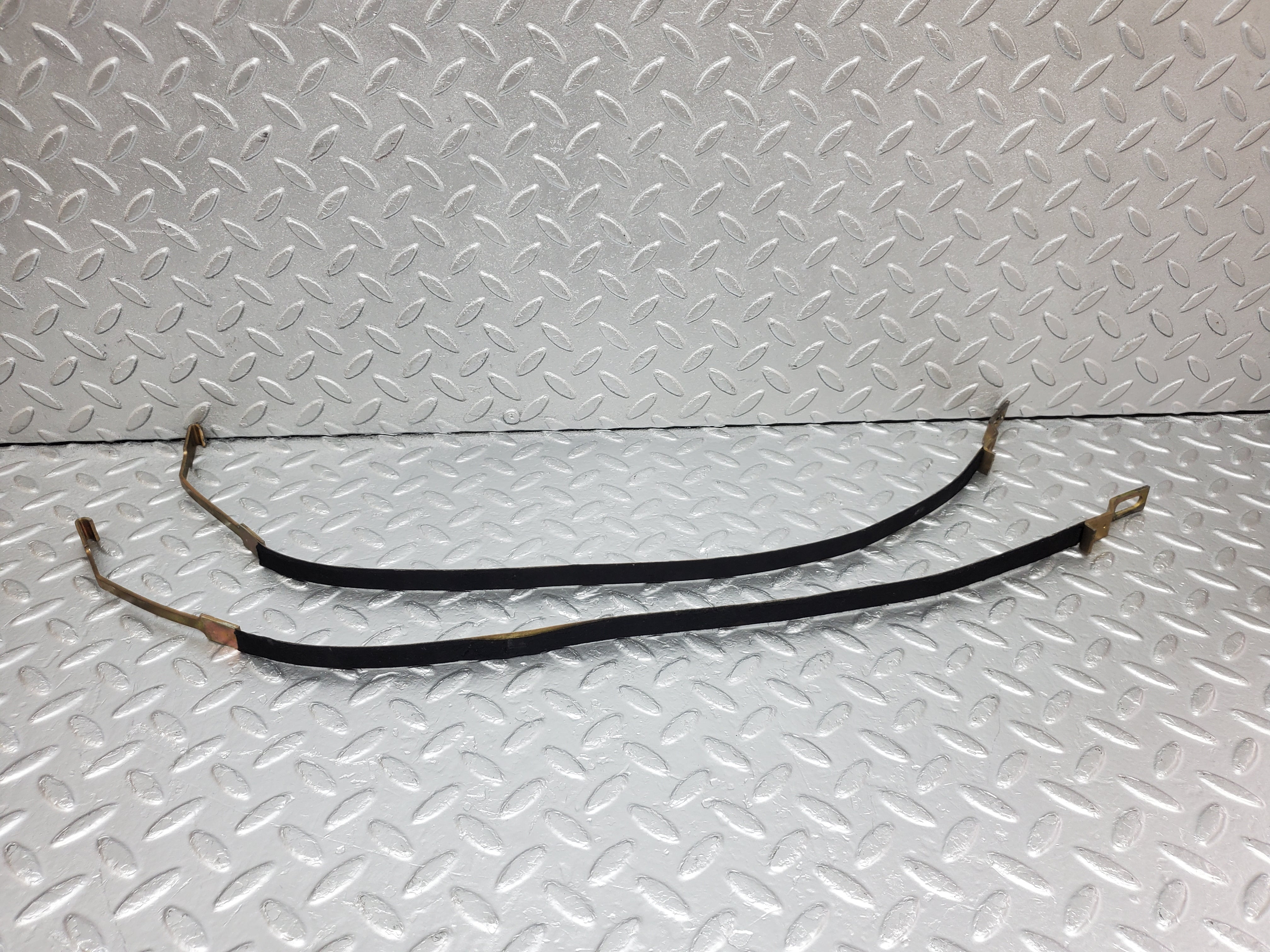 1121 Mercedes-Benz C123 230CE Coupe Heater Box Holder Strap