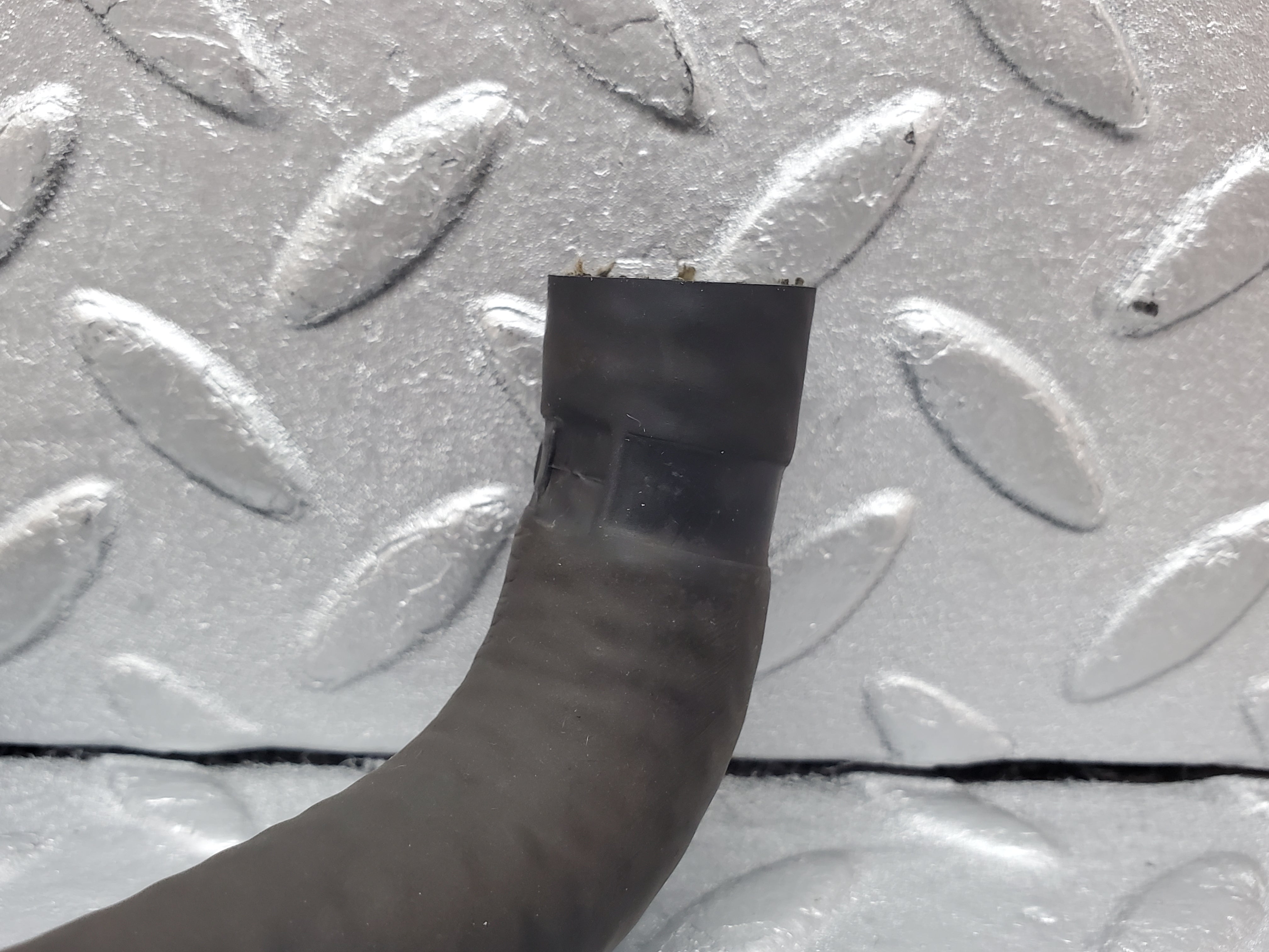 1120 Mercedes-Benz C123 230CE Coupe Heater Radiator Hose Pipe