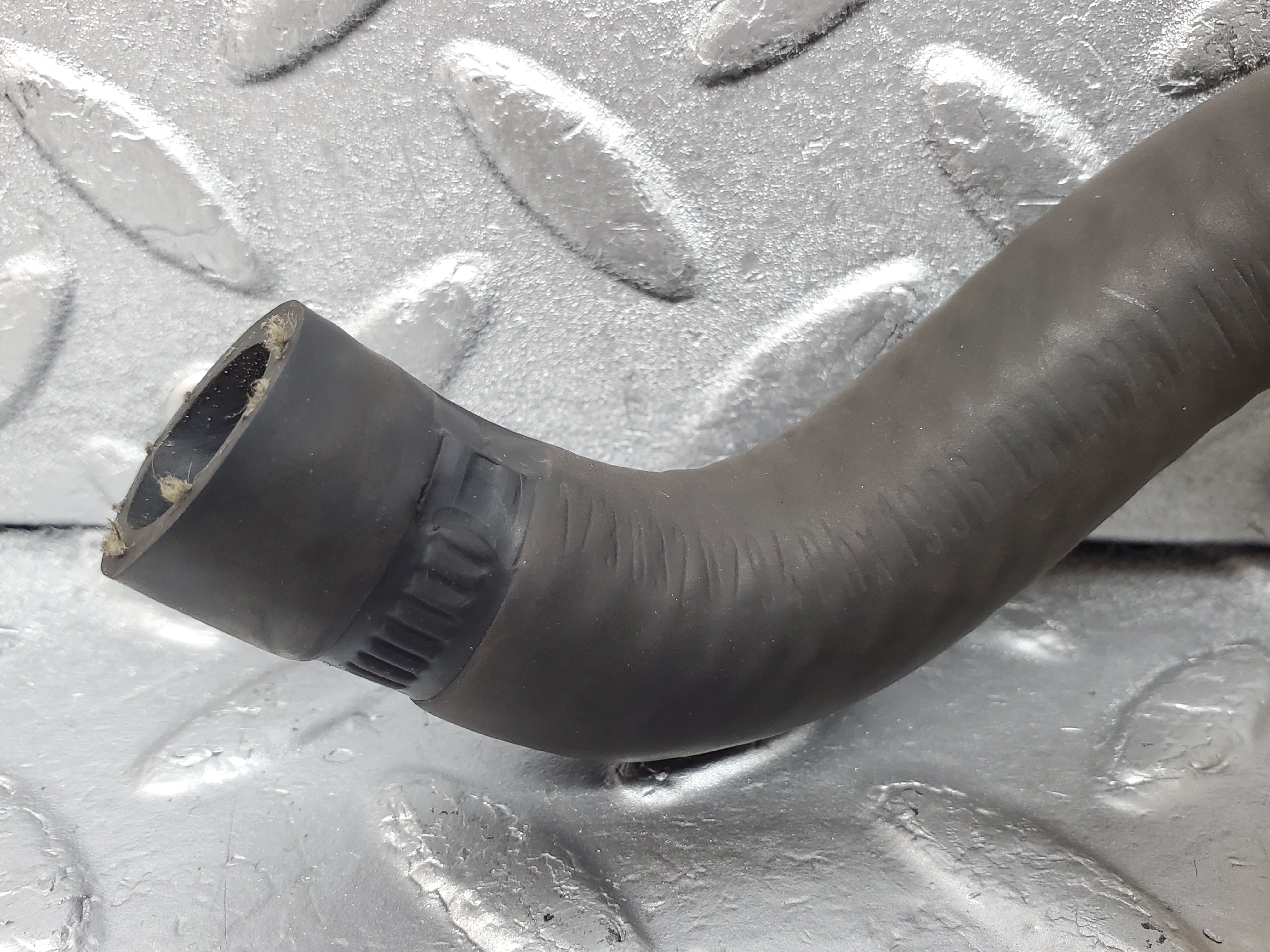 1120 Mercedes-Benz C123 230CE Coupe Heater Radiator Hose Pipe