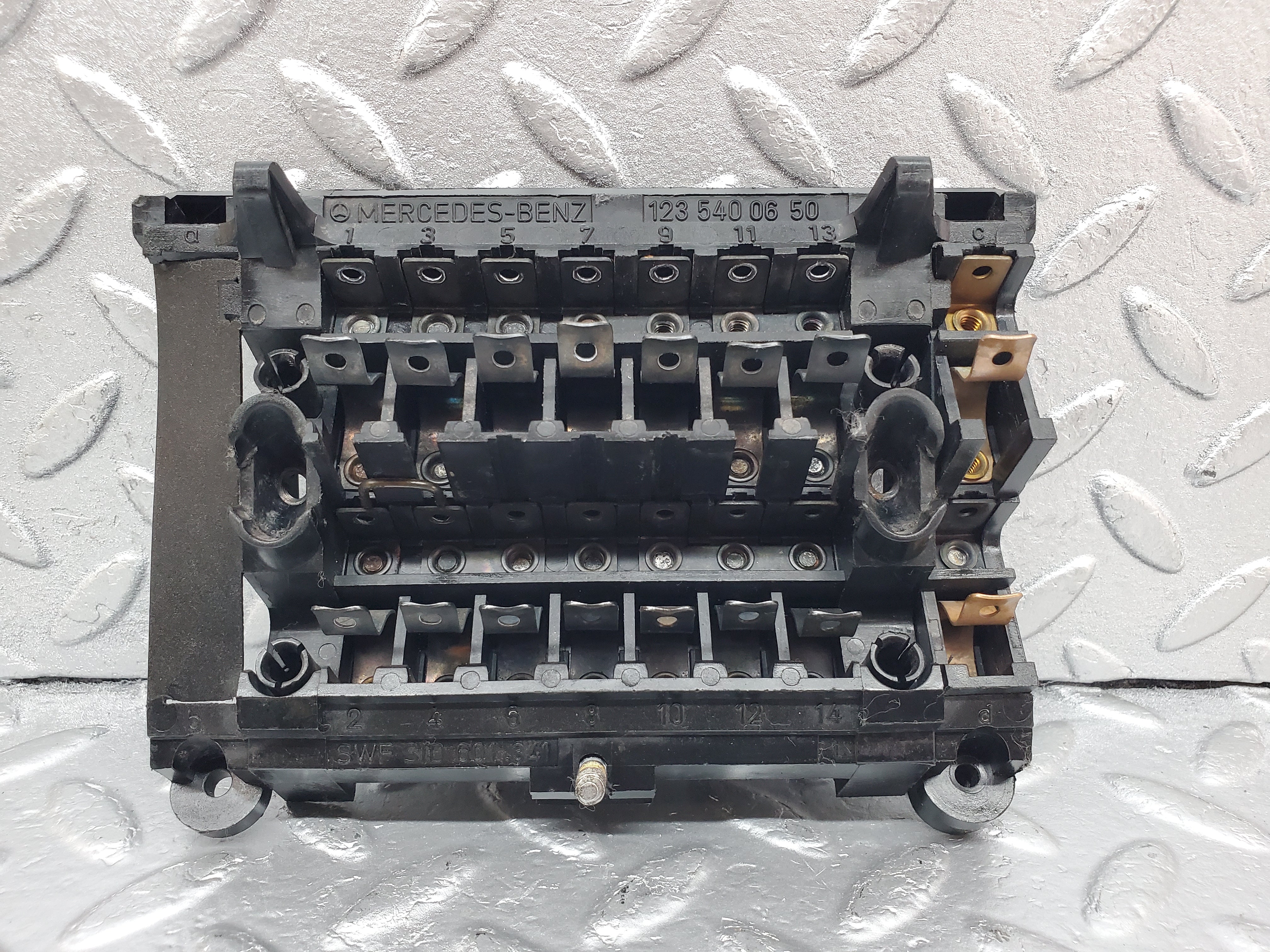 1119 Mercedes-Benz C123 230CE Coupe Fuse Box 1235400650