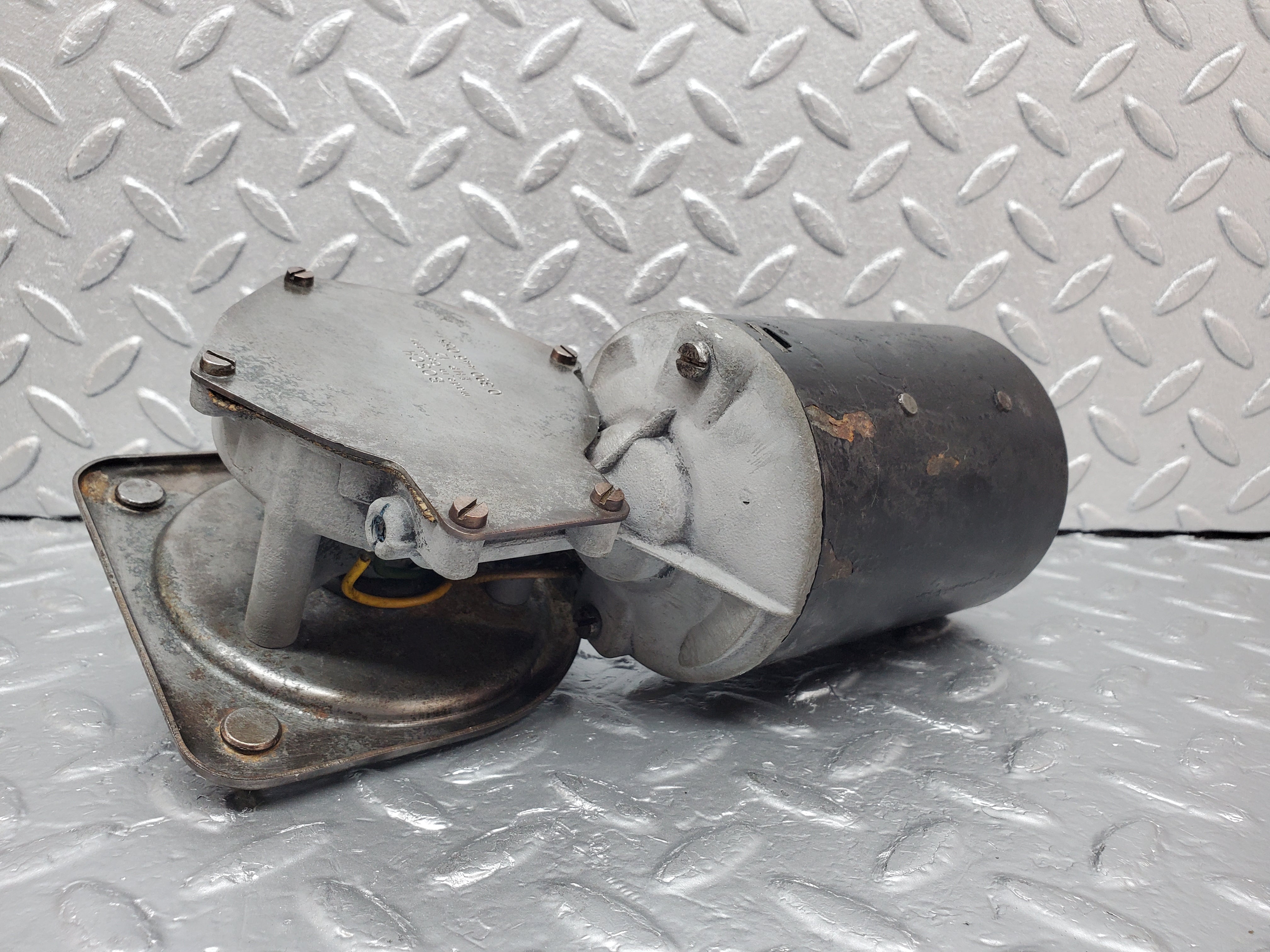 1170 Mercedes-Benz W108 280SE Wiper Motor Bosch 0390446055