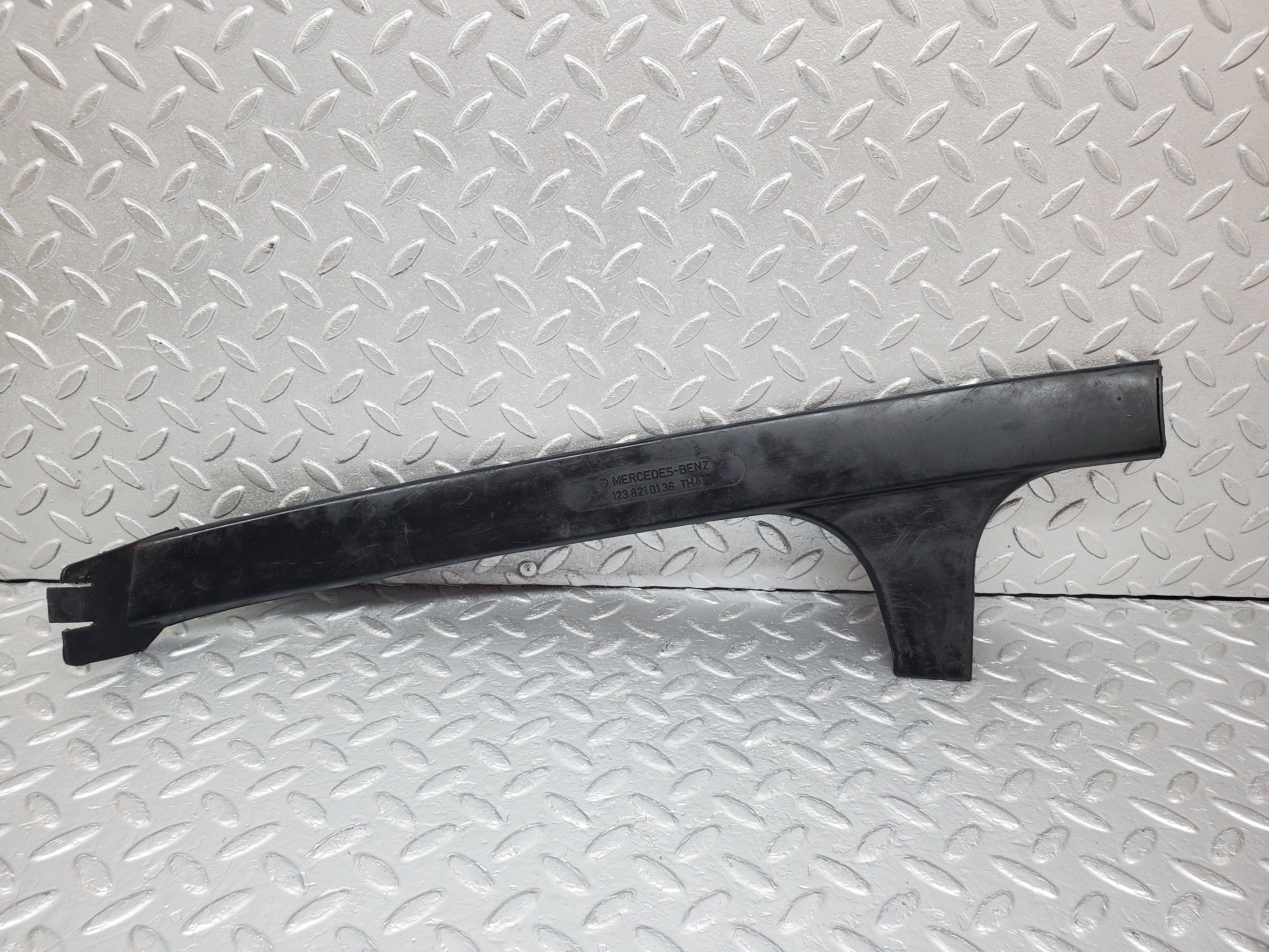 1131 Mercedes-Benz C123 230CE Coupe Cable Channel Cover Rear Left 1238210136