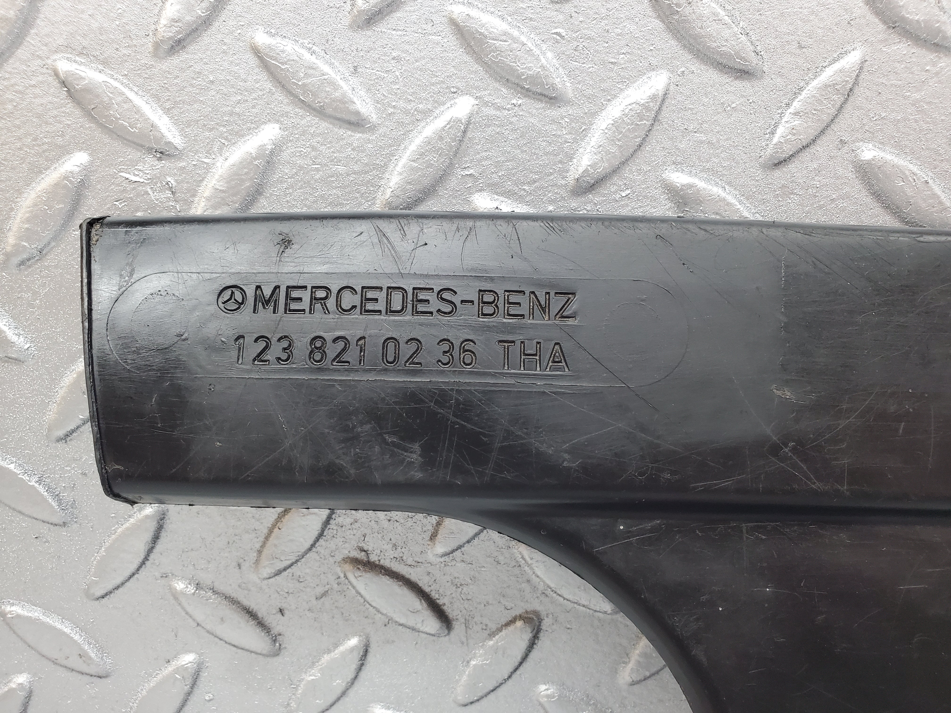 1132 Mercedes-Benz C123 230CE Coupe Cable Channel Cover Rear Right 1238210236