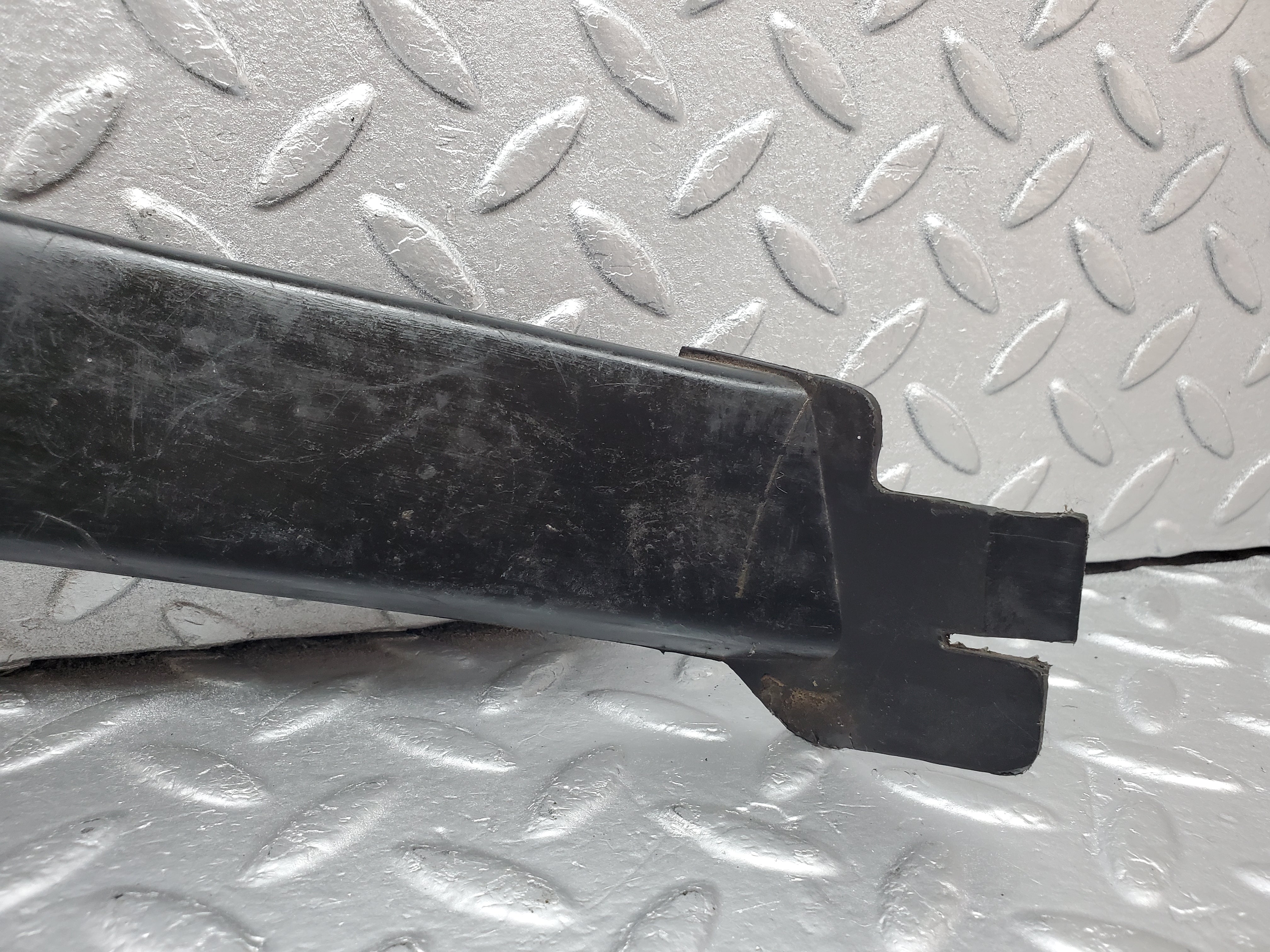 1132 Mercedes-Benz C123 230CE Coupe Cable Channel Cover Rear Right 1238210236