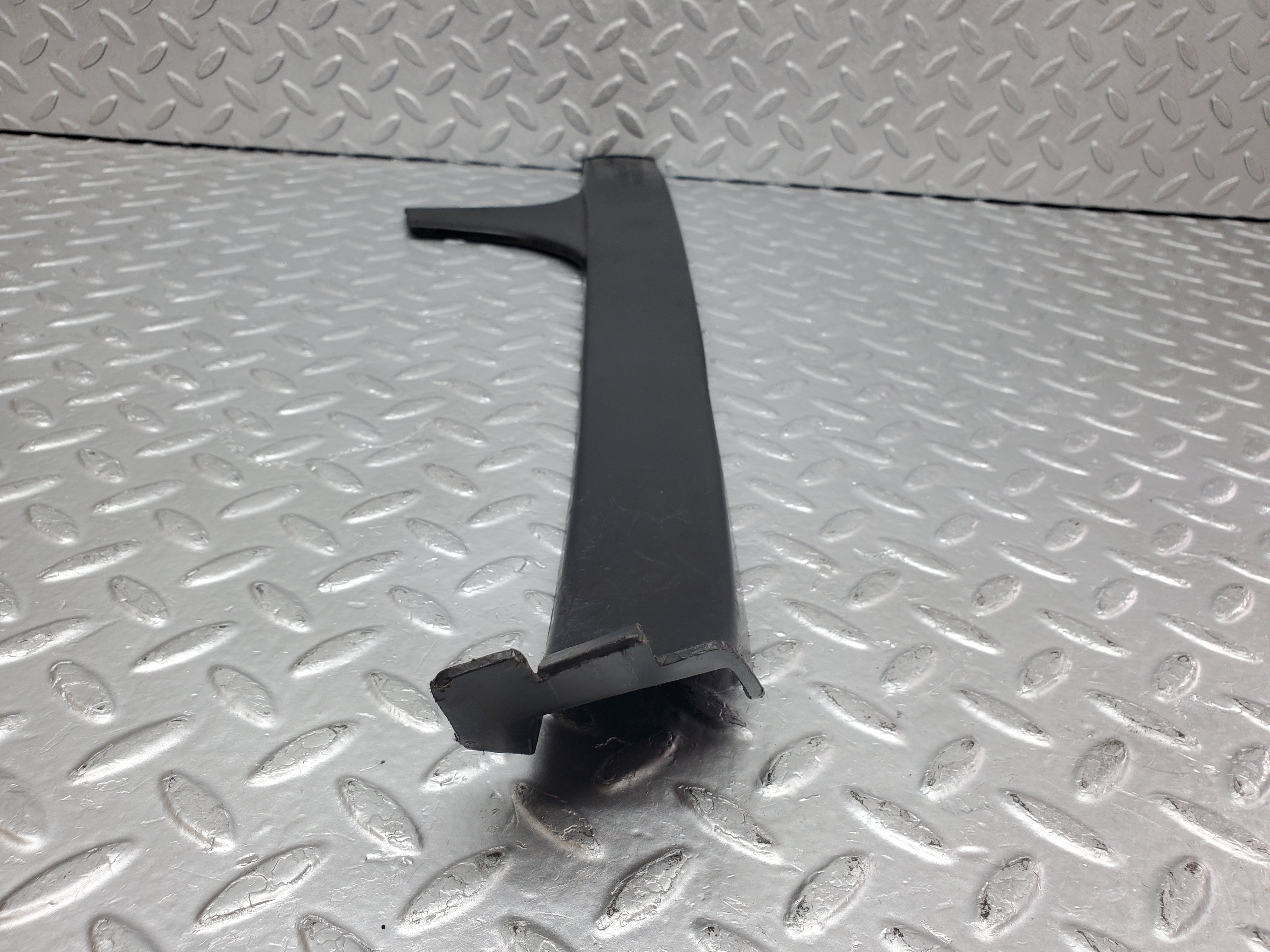 1132 Mercedes-Benz C123 230CE Coupe Cable Channel Cover Rear Right 1238210236