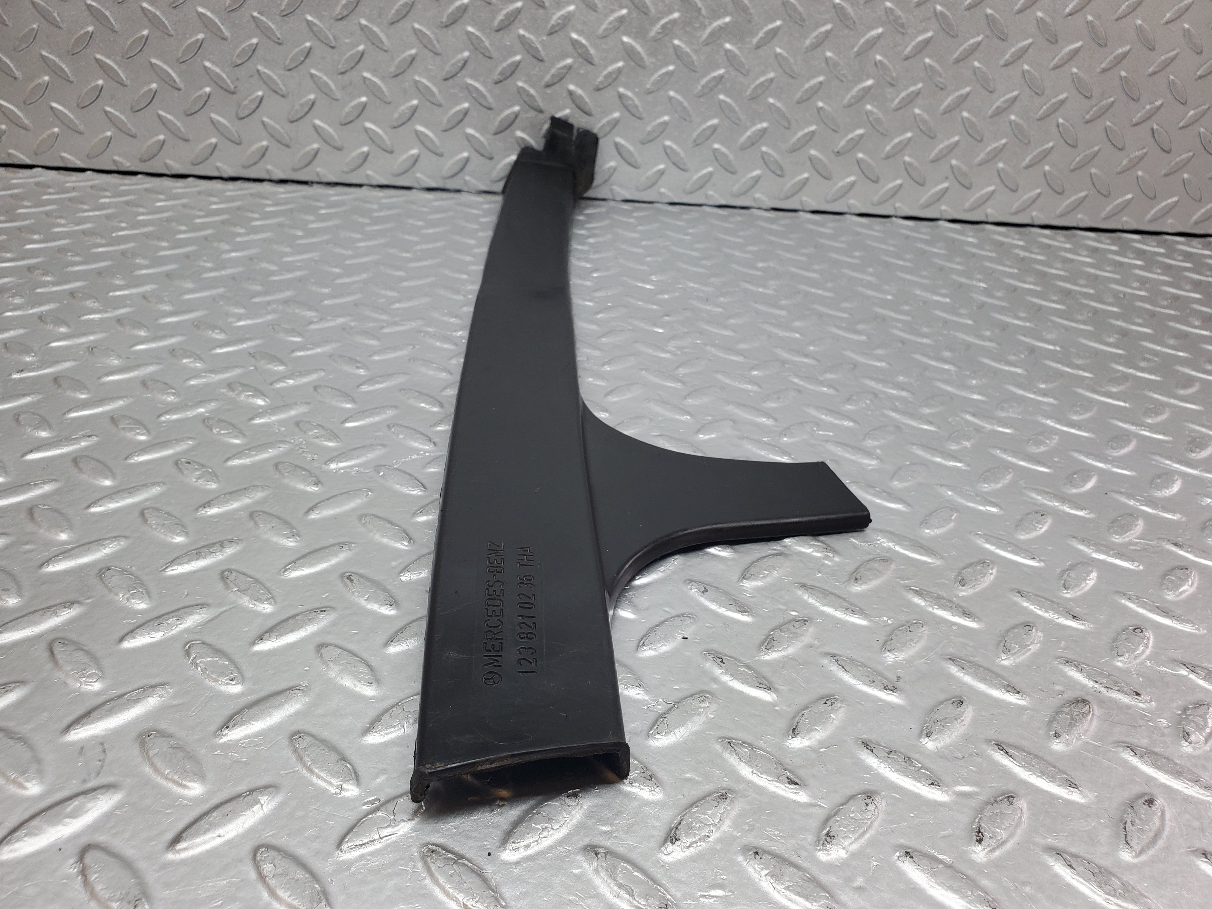 1132 Mercedes-Benz C123 230CE Coupe Cable Channel Cover Rear Right 1238210236