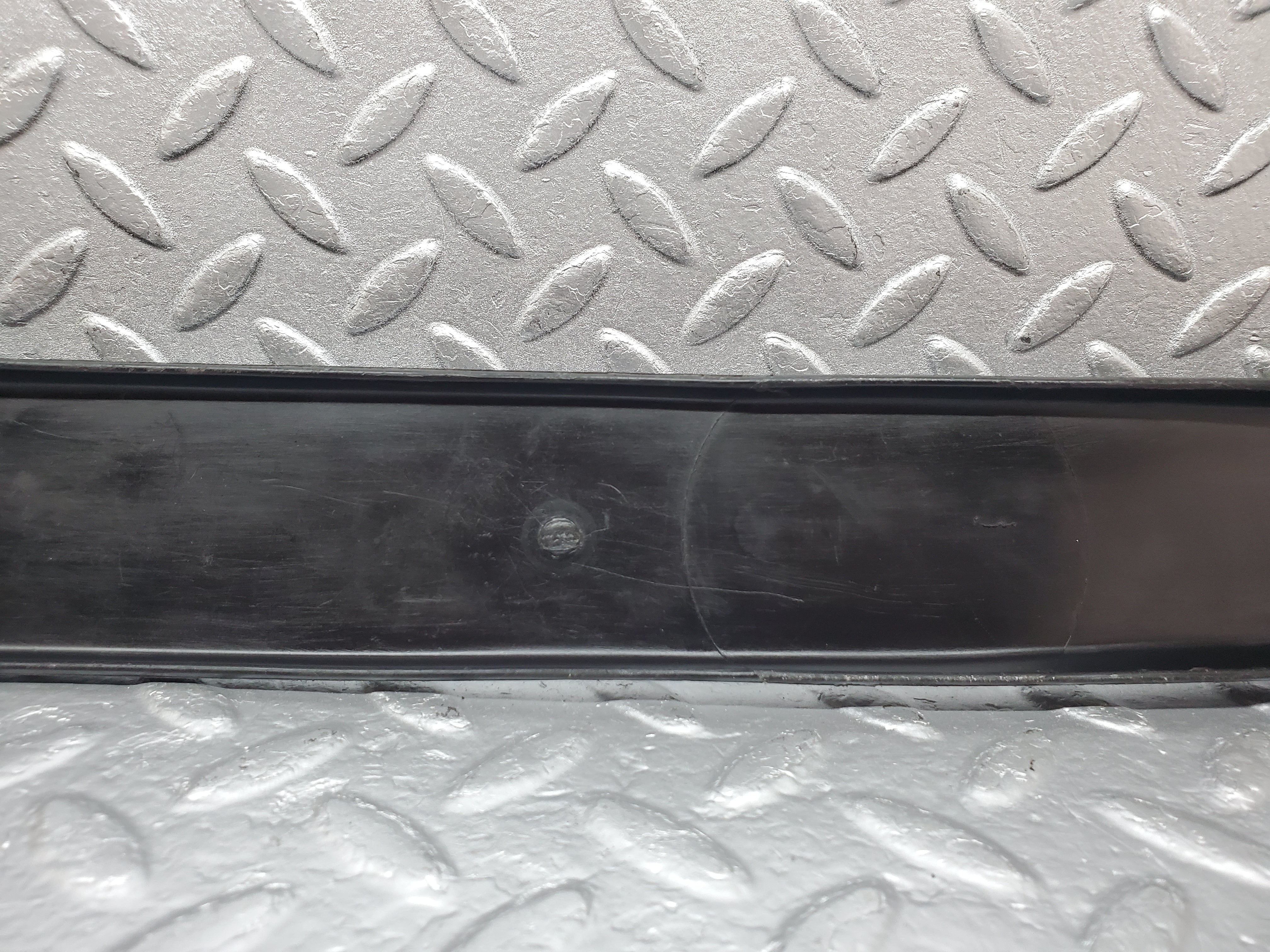 1132 Mercedes-Benz C123 230CE Coupe Cable Channel Cover Rear Right 1238210236