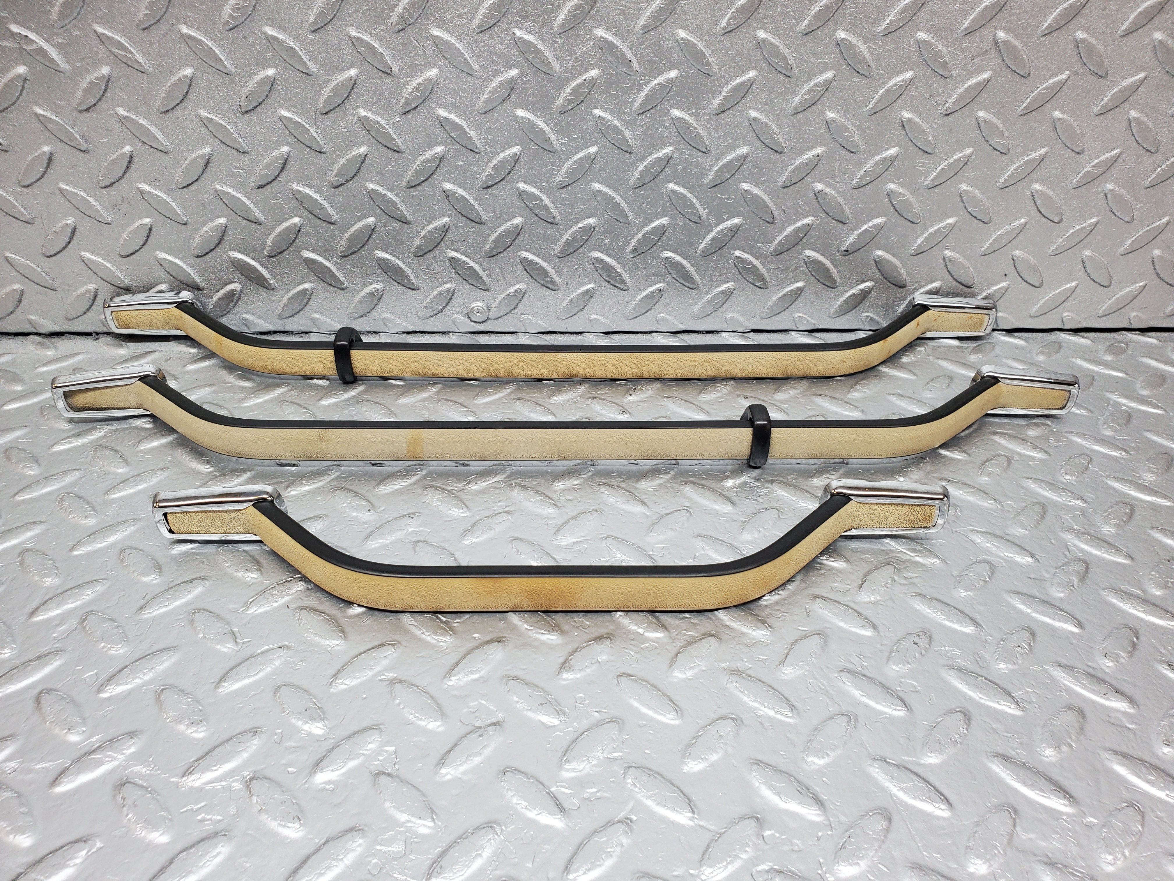 1154 Mercedes-Benz W108 280SE Interior Roof Grab Handle Set Beige