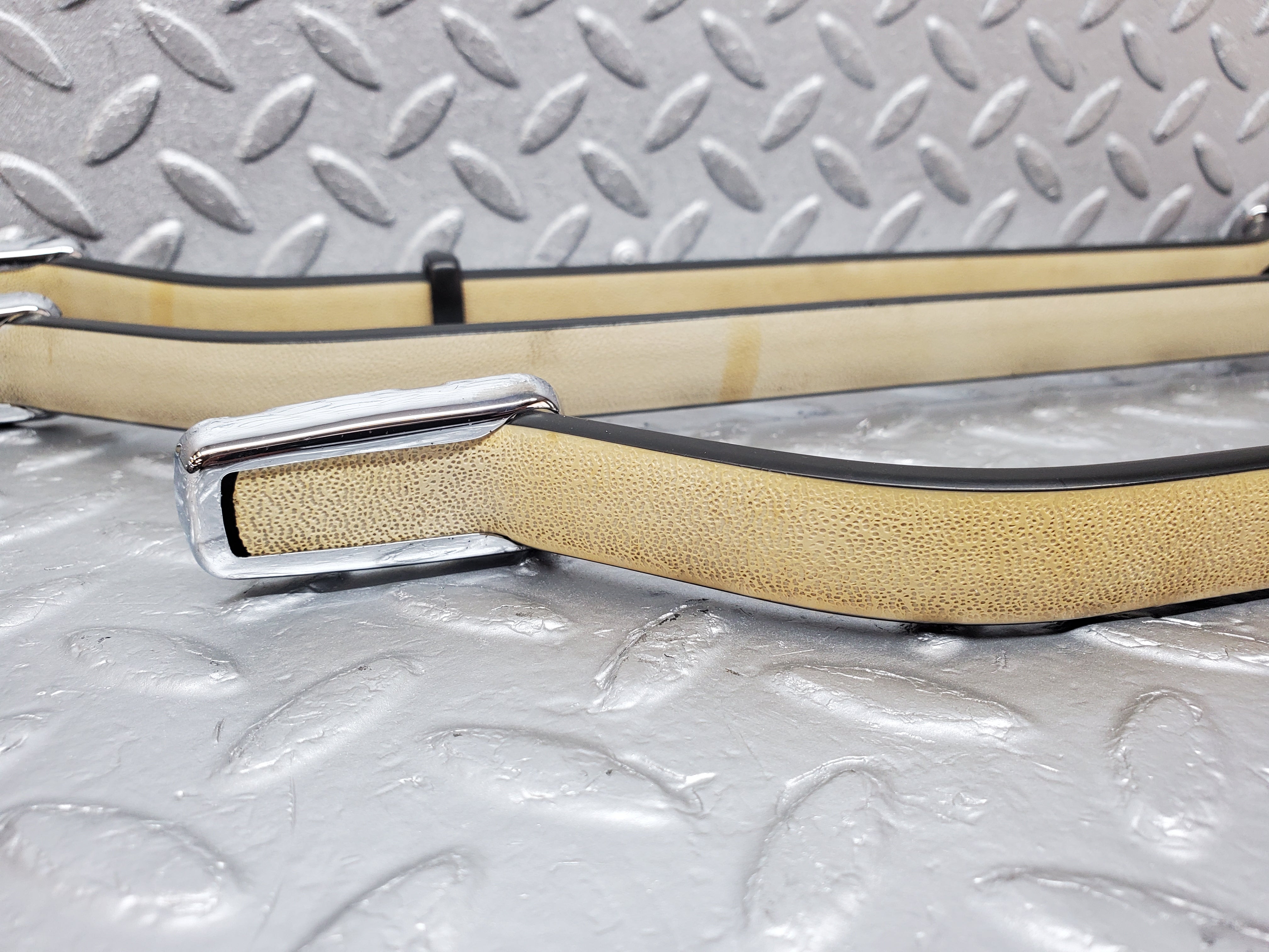 1154 Mercedes-Benz W108 280SE Interior Roof Grab Handle Set Beige