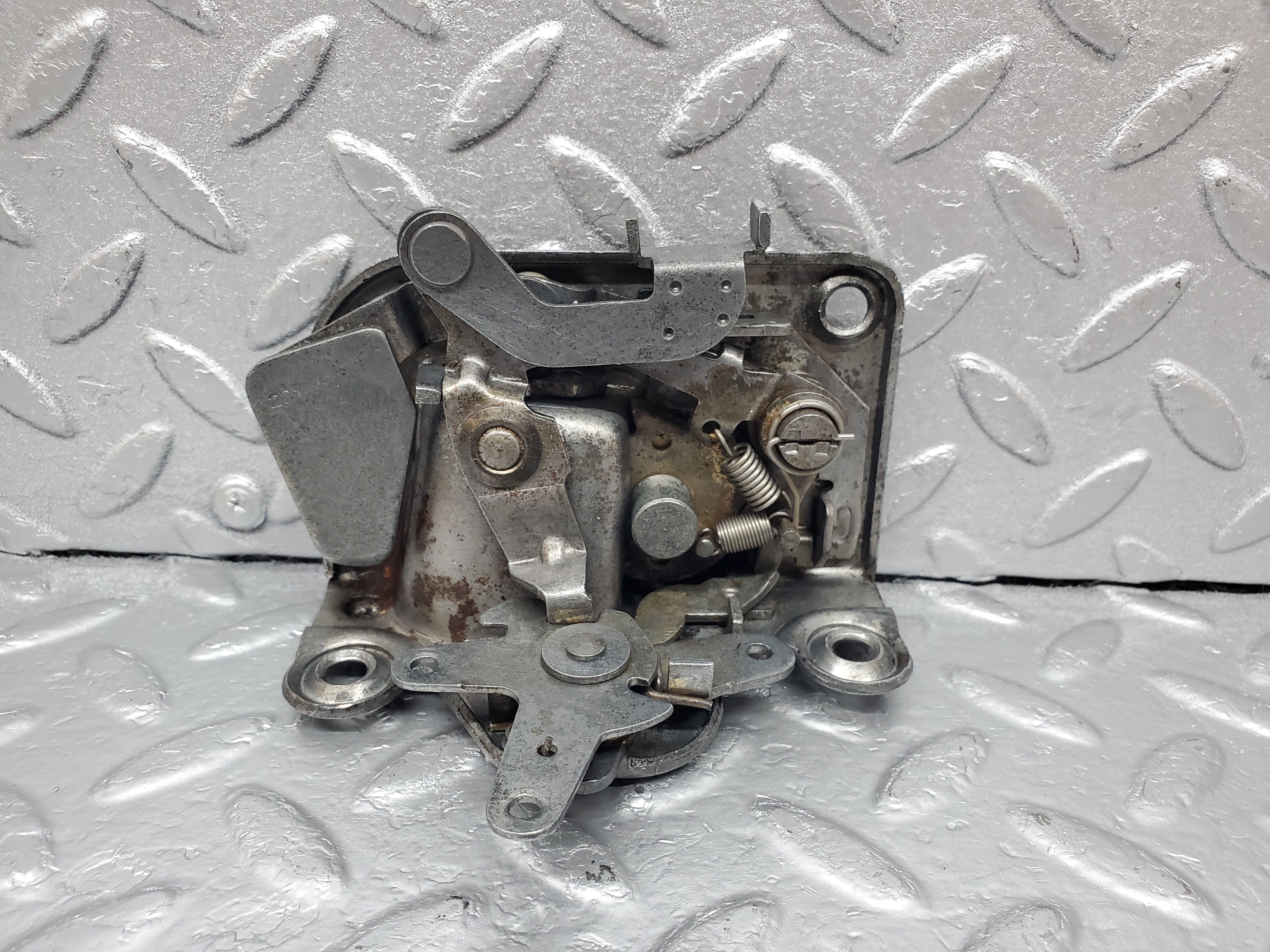 1166 Mercedes-Benz W108 280SE Rear Left Door Lock Mechanism