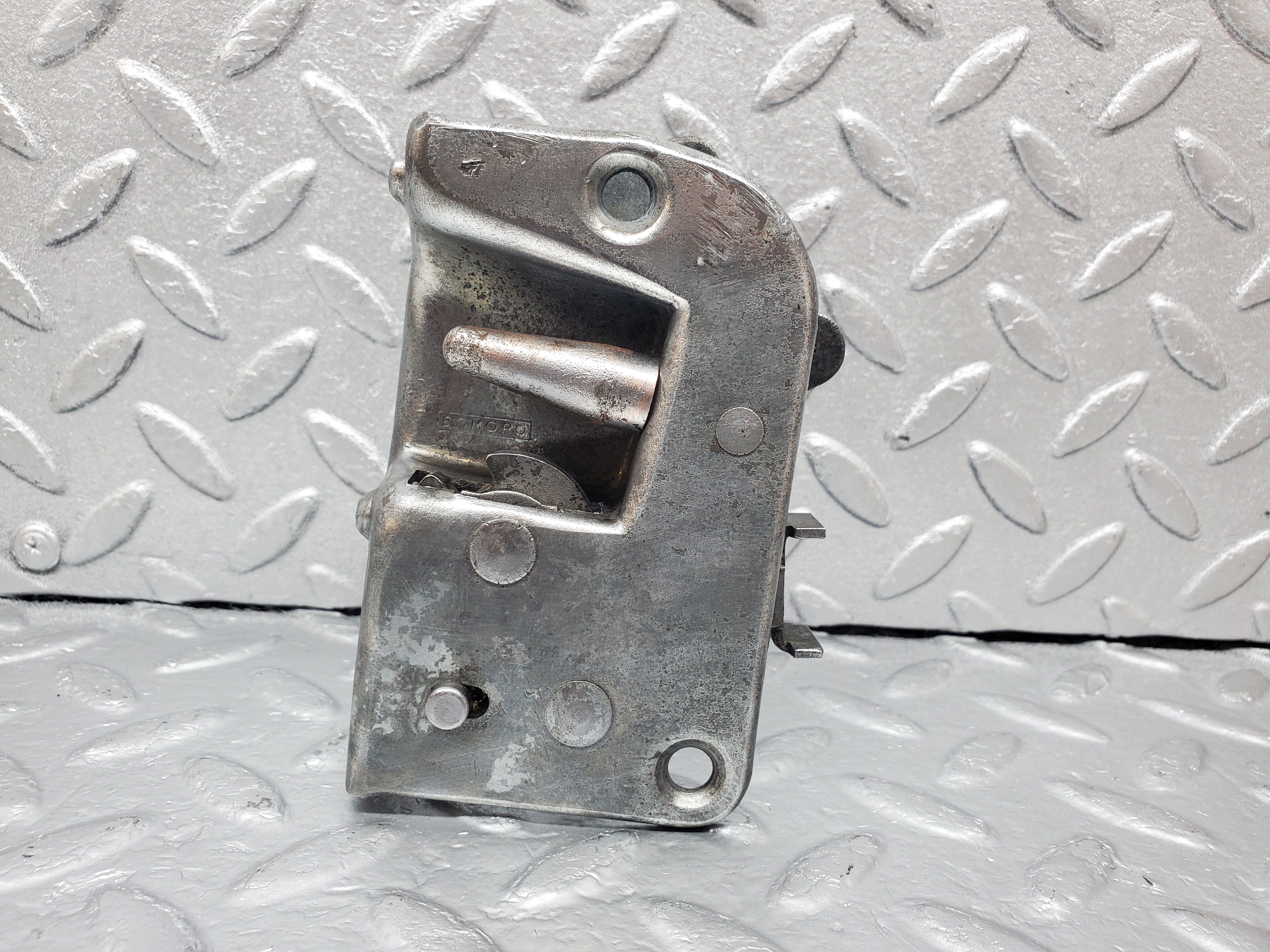 1167 Mercedes-Benz W108 280SE Rear Right Door Lock Mechanism