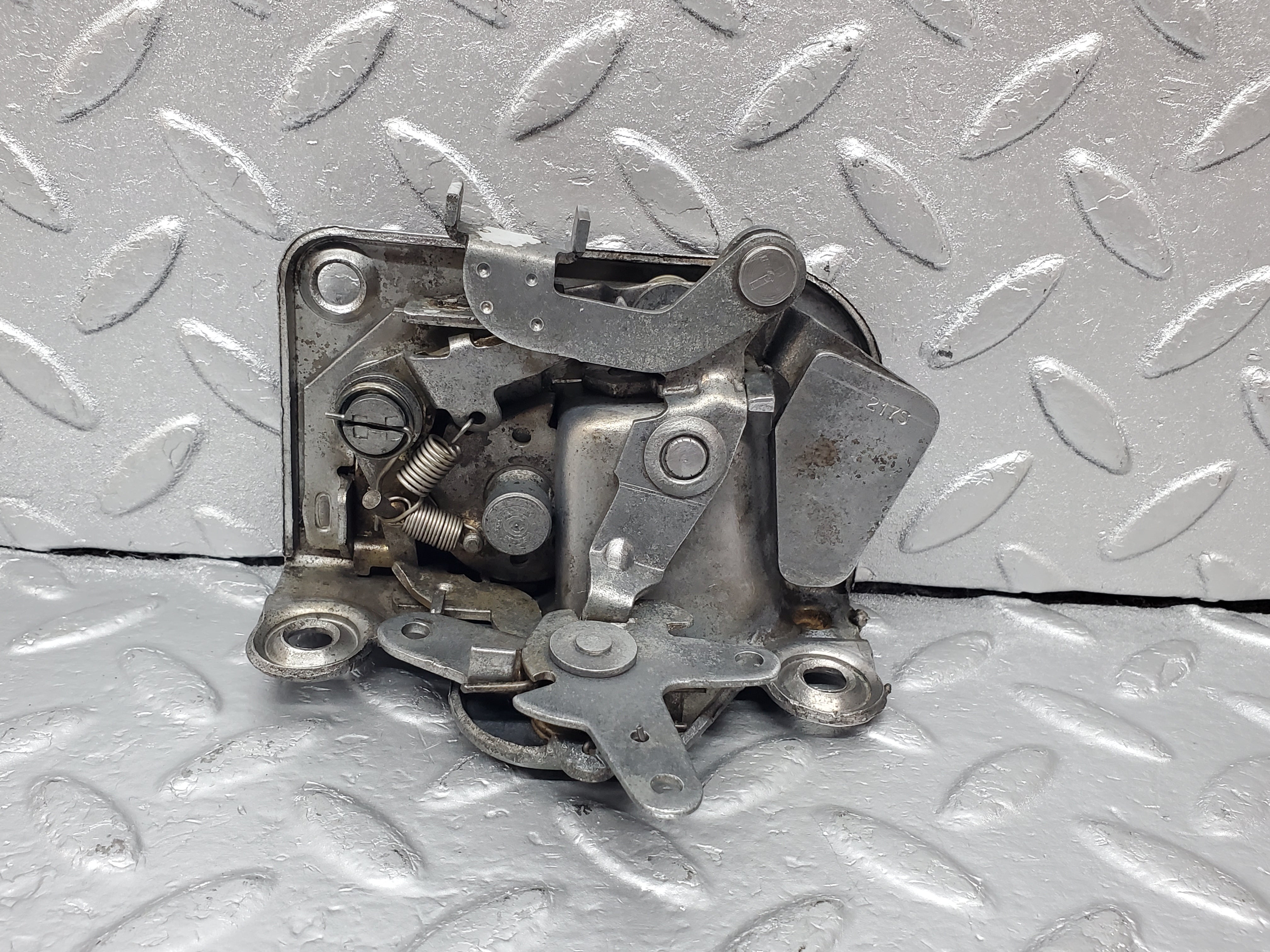 1167 Mercedes-Benz W108 280SE Rear Right Door Lock Mechanism