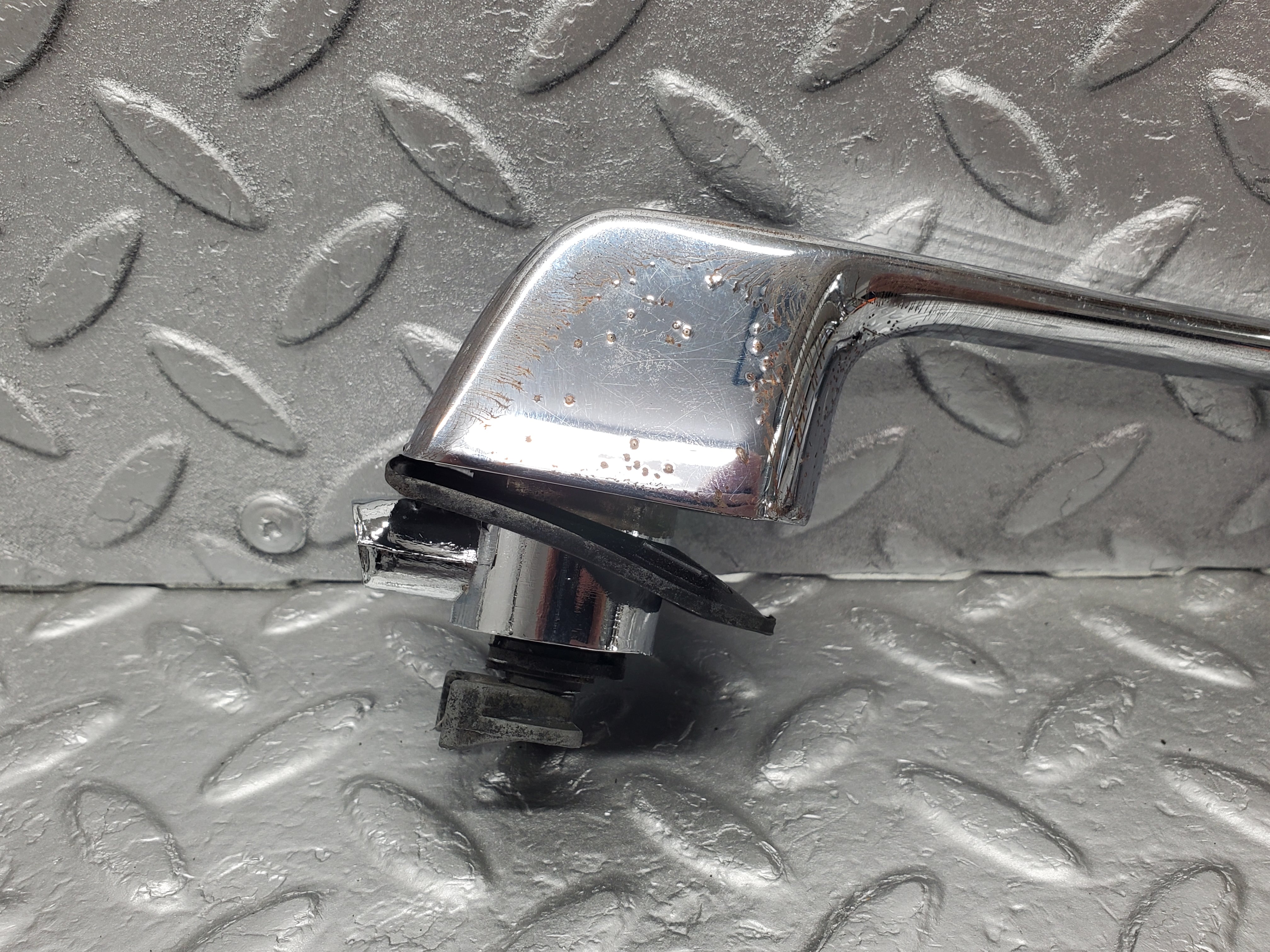 1187 Mercedes-Benz W108 280SE Door Handle Front Left No Key 1087661301