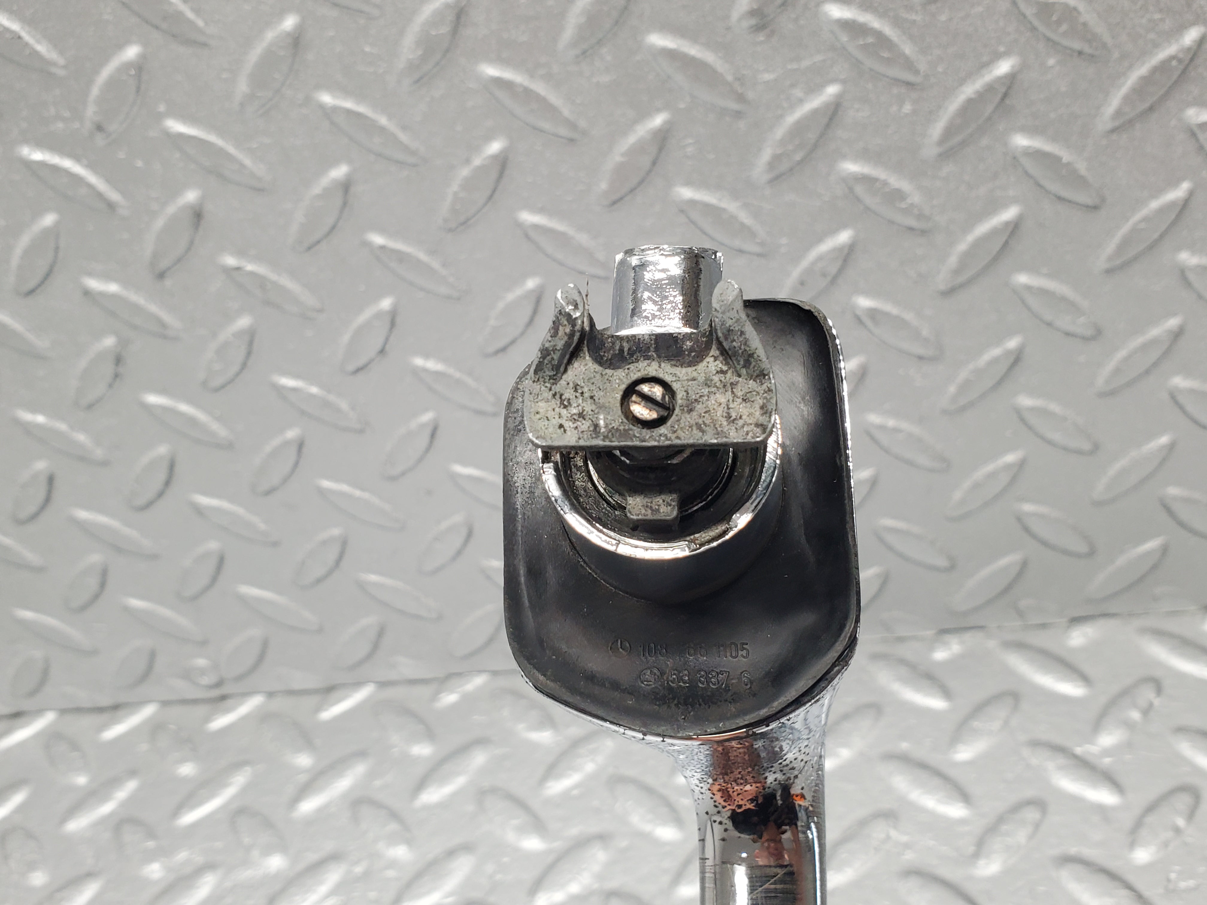 1187 Mercedes-Benz W108 280SE Door Handle Front Left No Key 1087661301