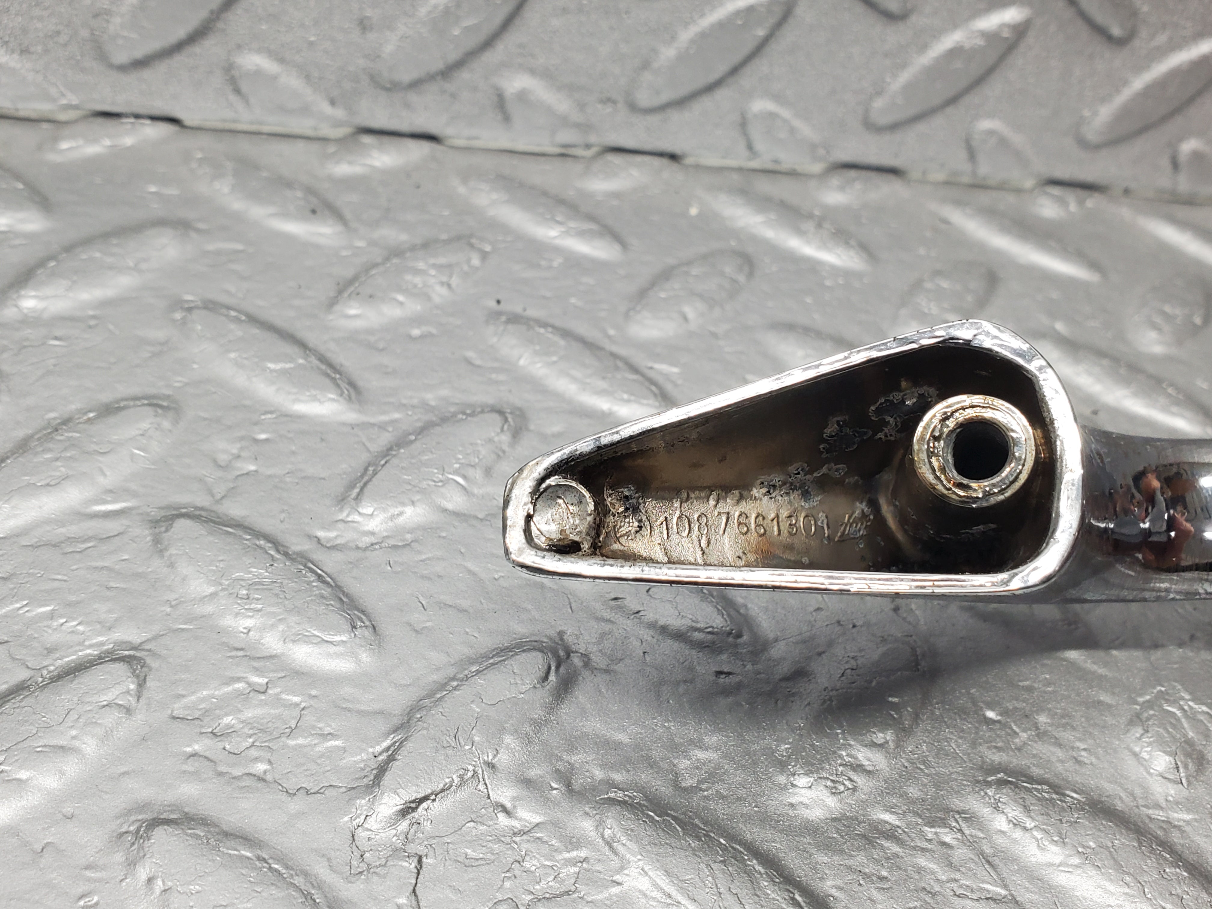 1187 Mercedes-Benz W108 280SE Door Handle Front Left No Key 1087661301