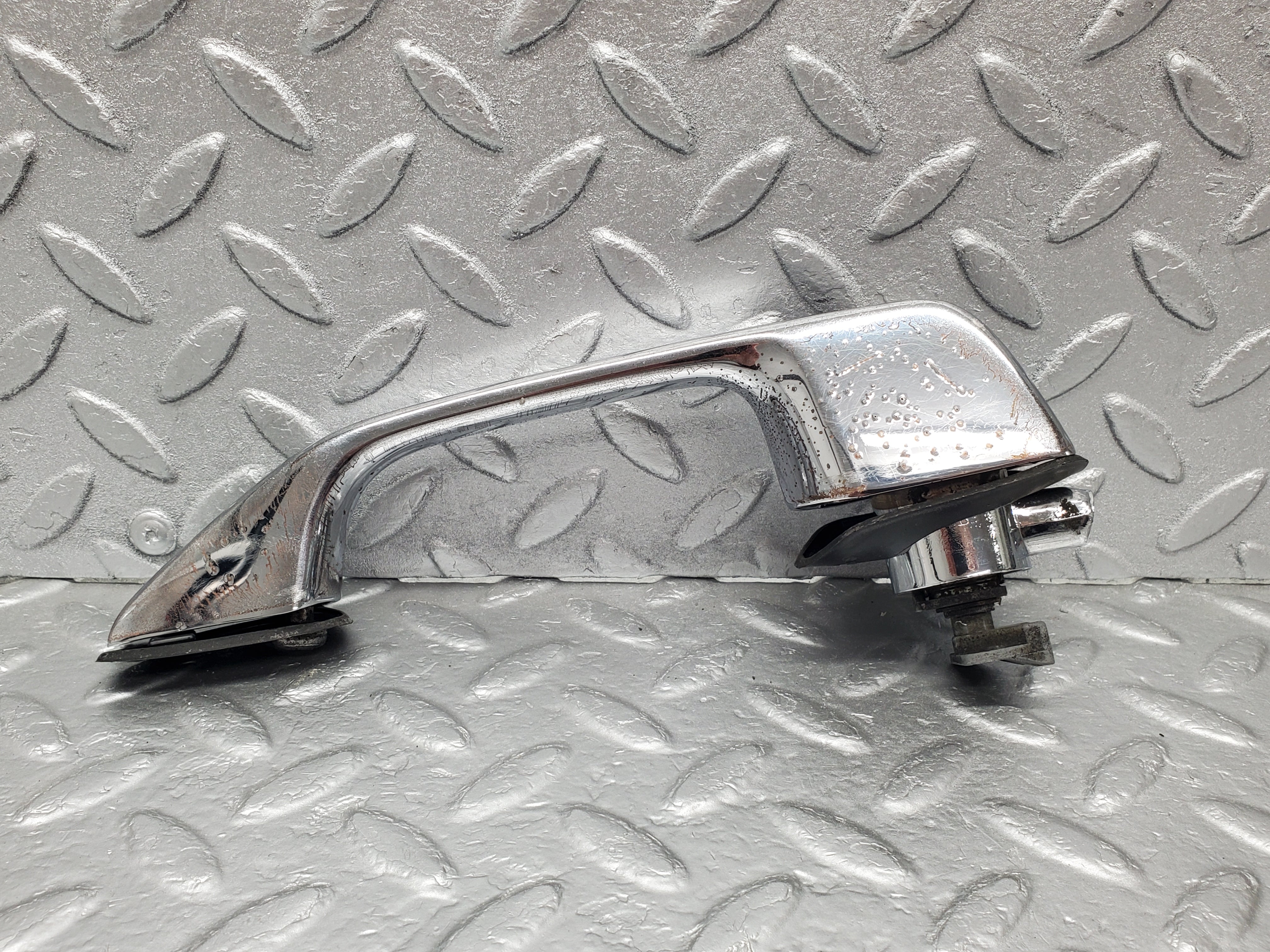 1188 Mercedes-Benz W108 280SE Door Handle Front Right No Key 1087661401